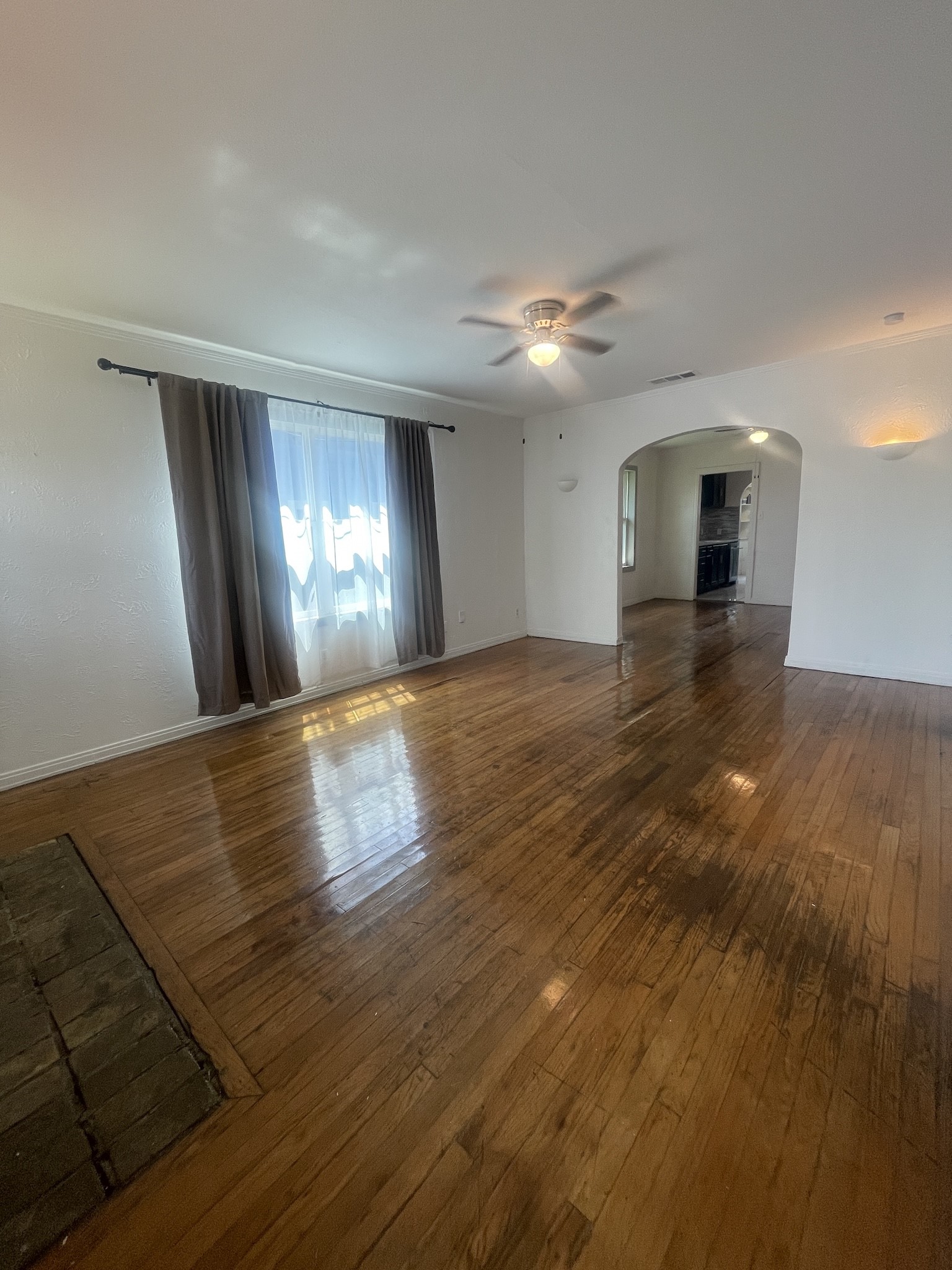 3819 Roseland Avenue