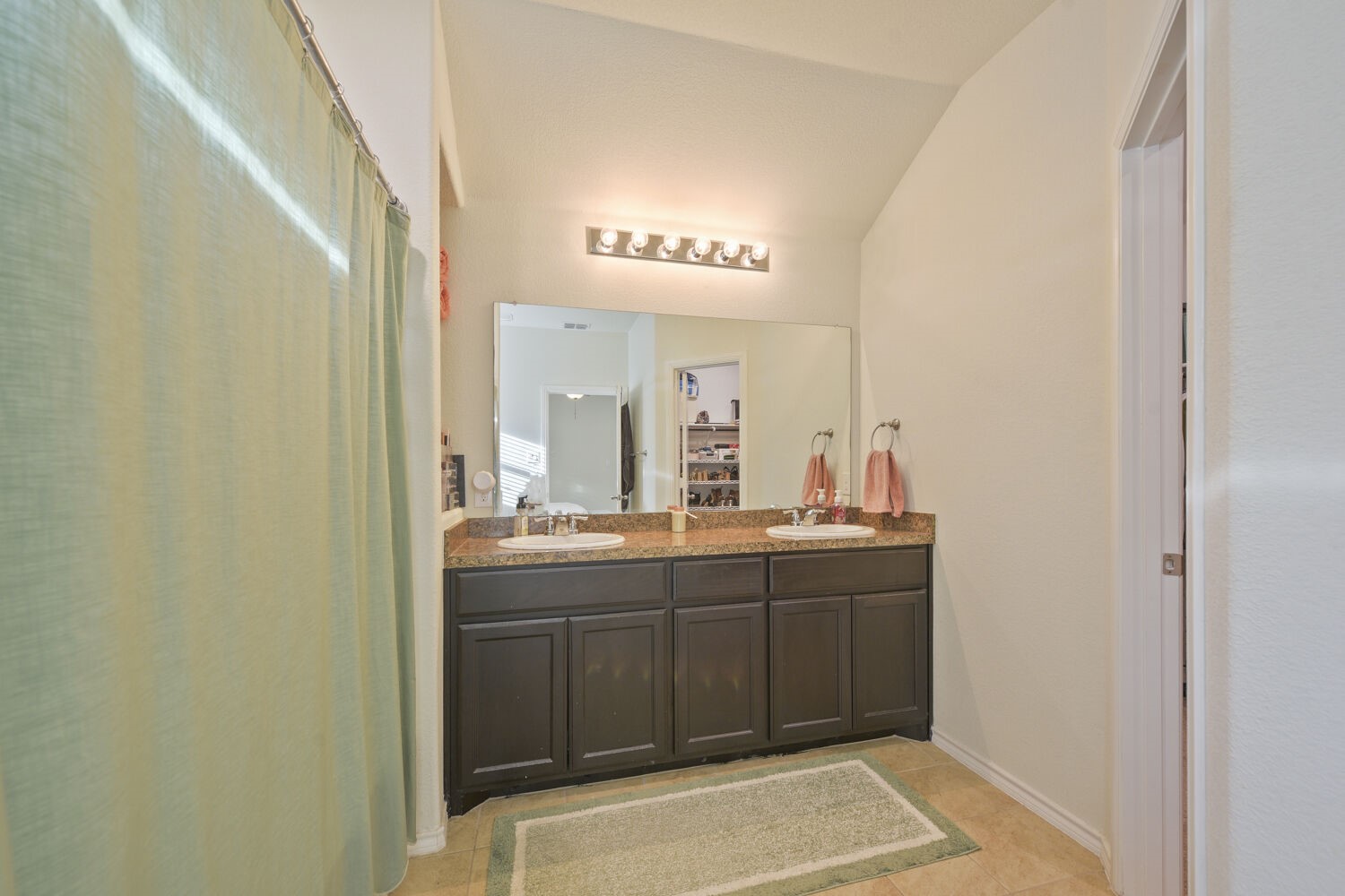 600 Stanmire Lake Trail