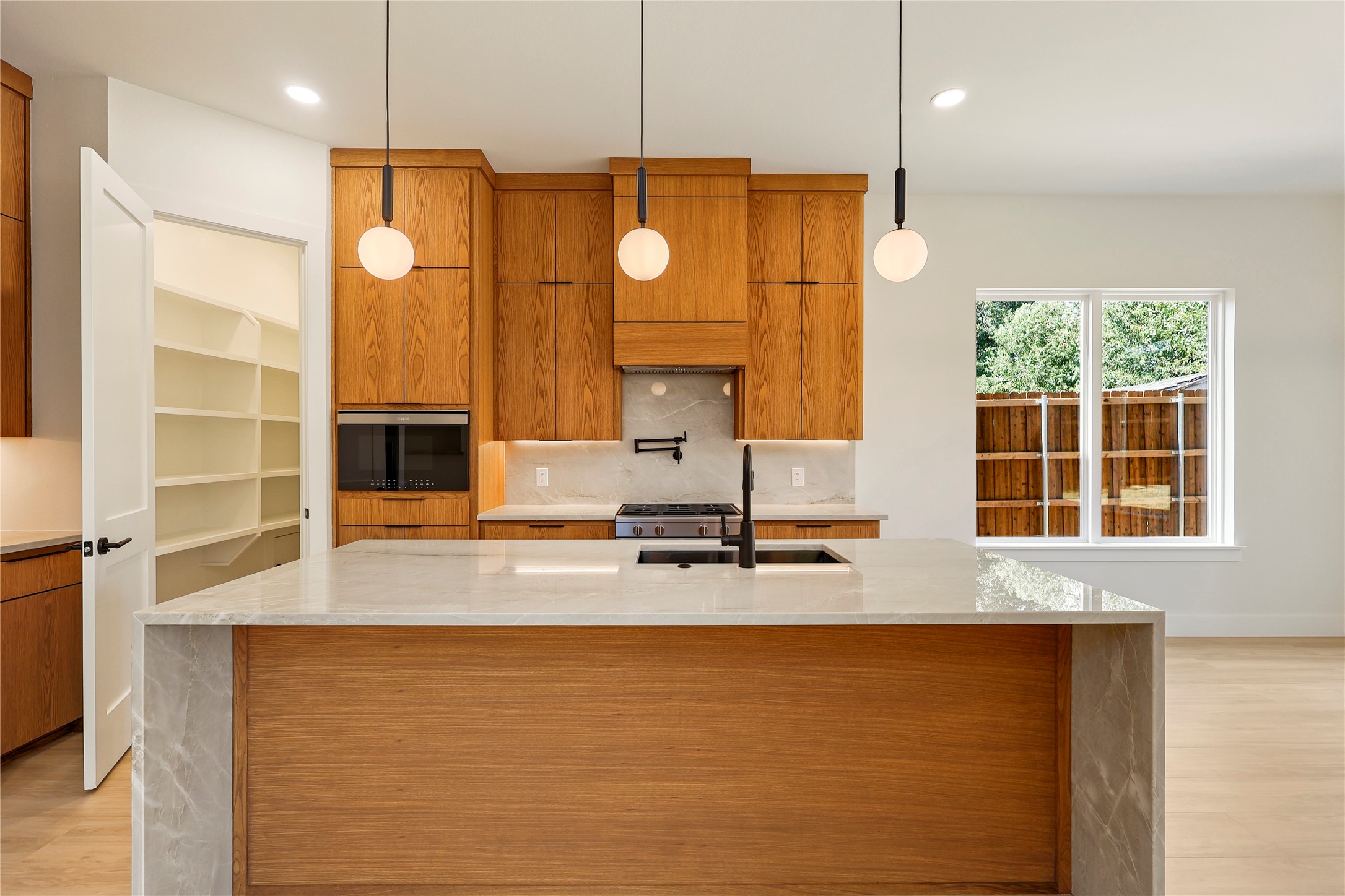 326 Avenue F