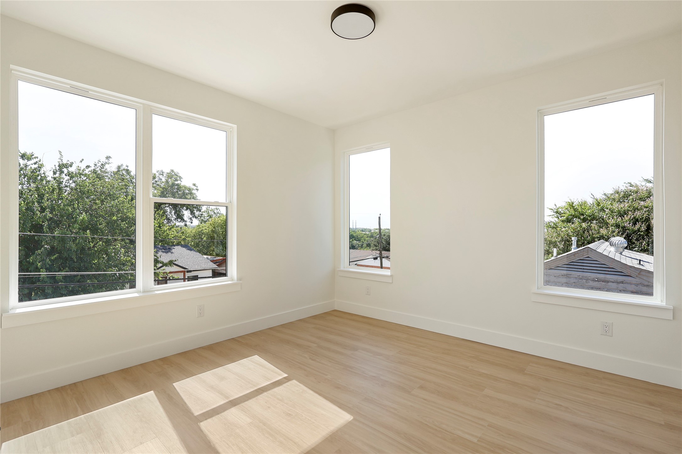 326 Avenue F