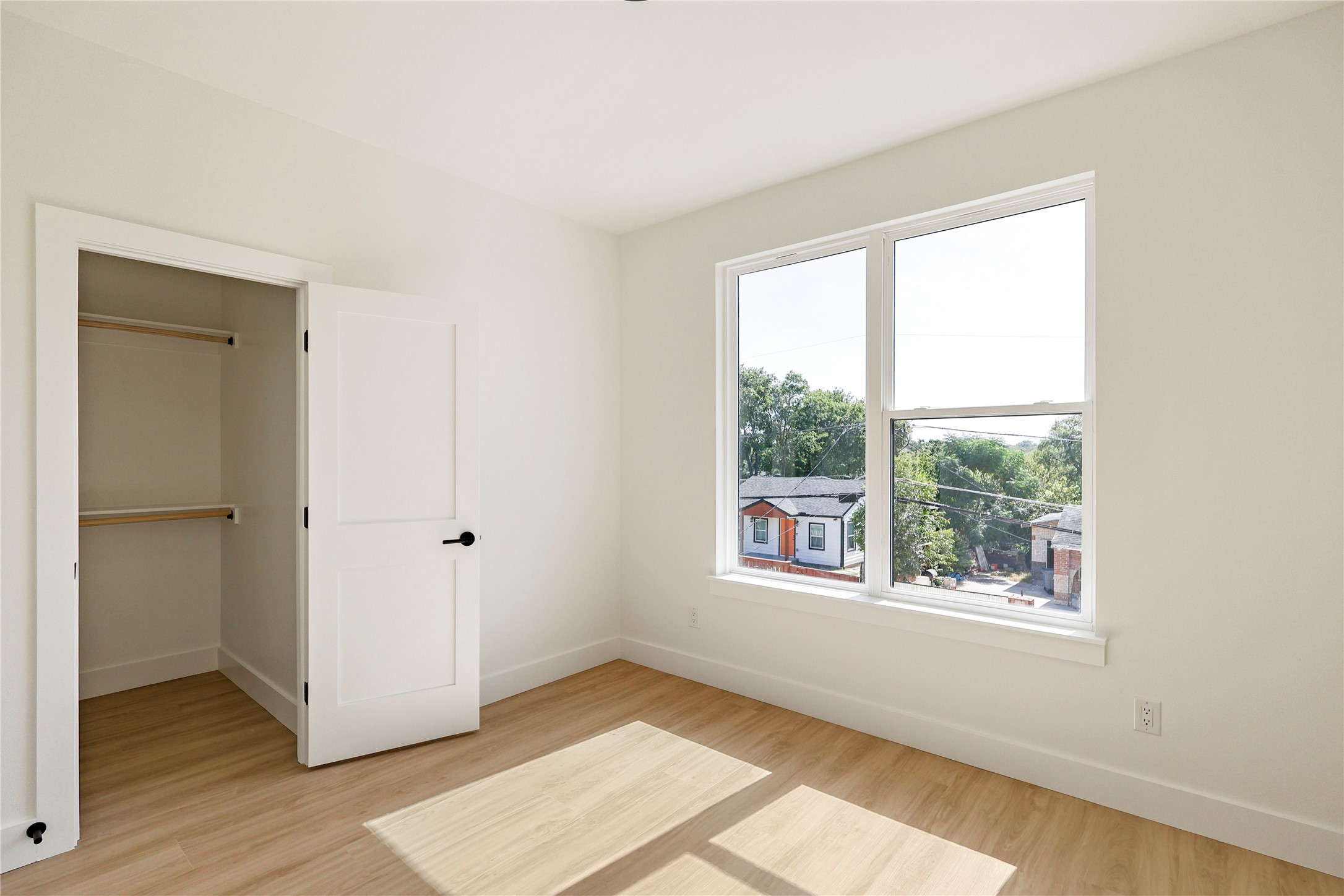 326 Avenue F
