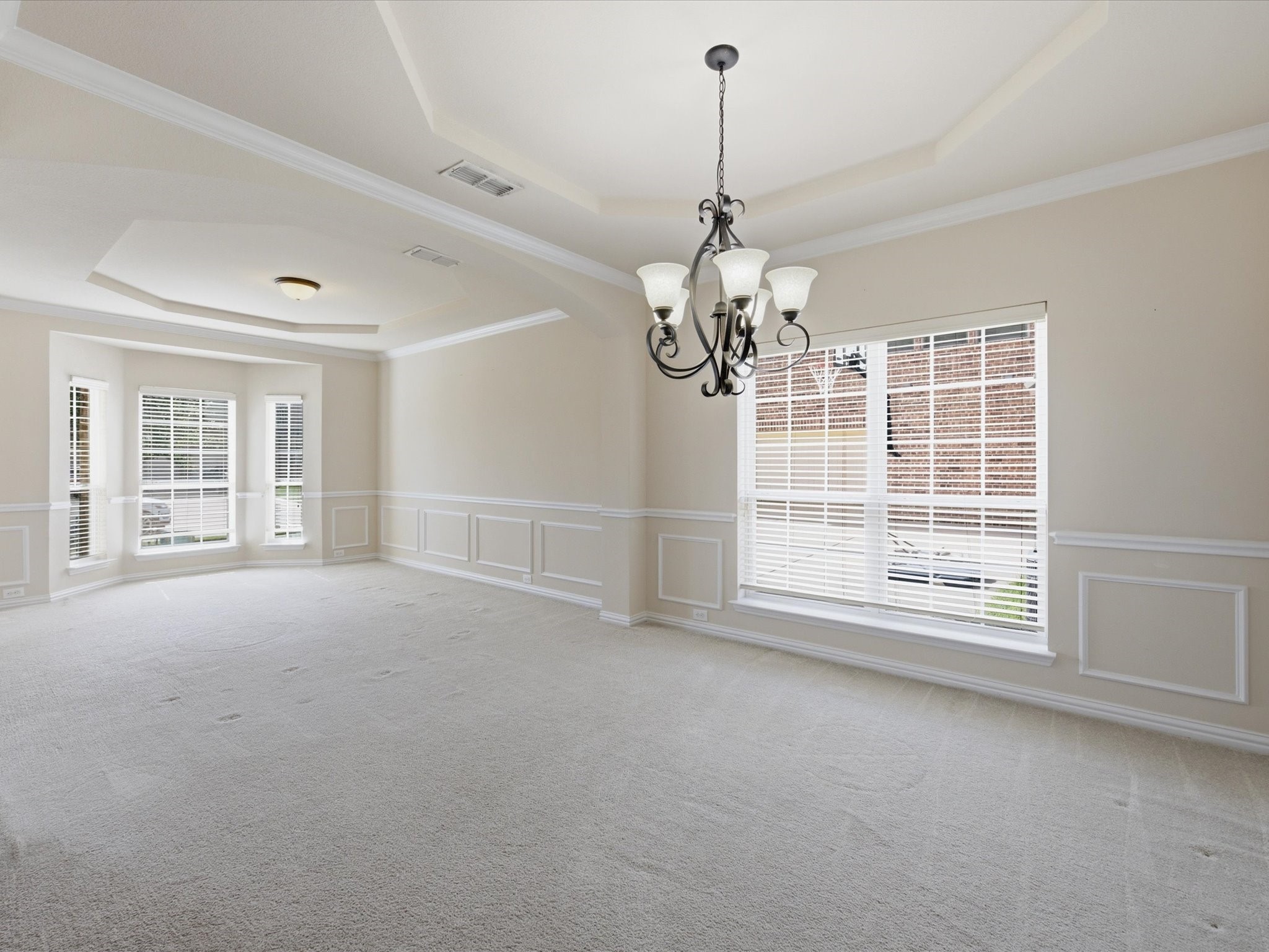 906 Hidden Lakes Drive