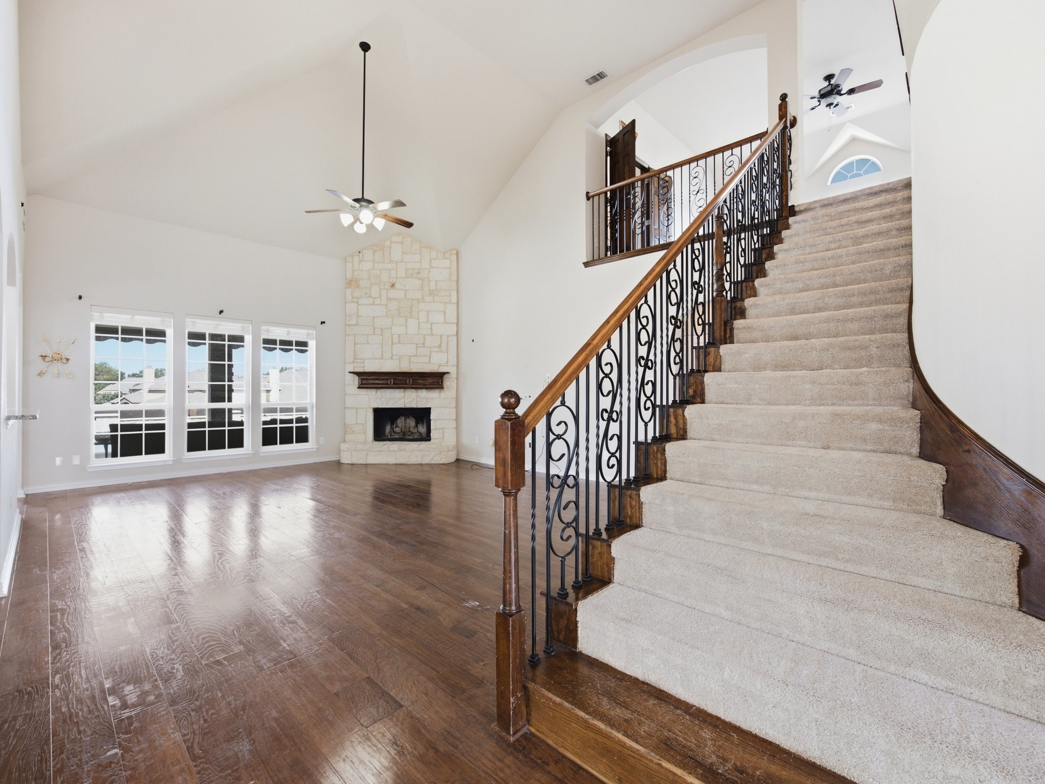 906 Hidden Lakes Drive