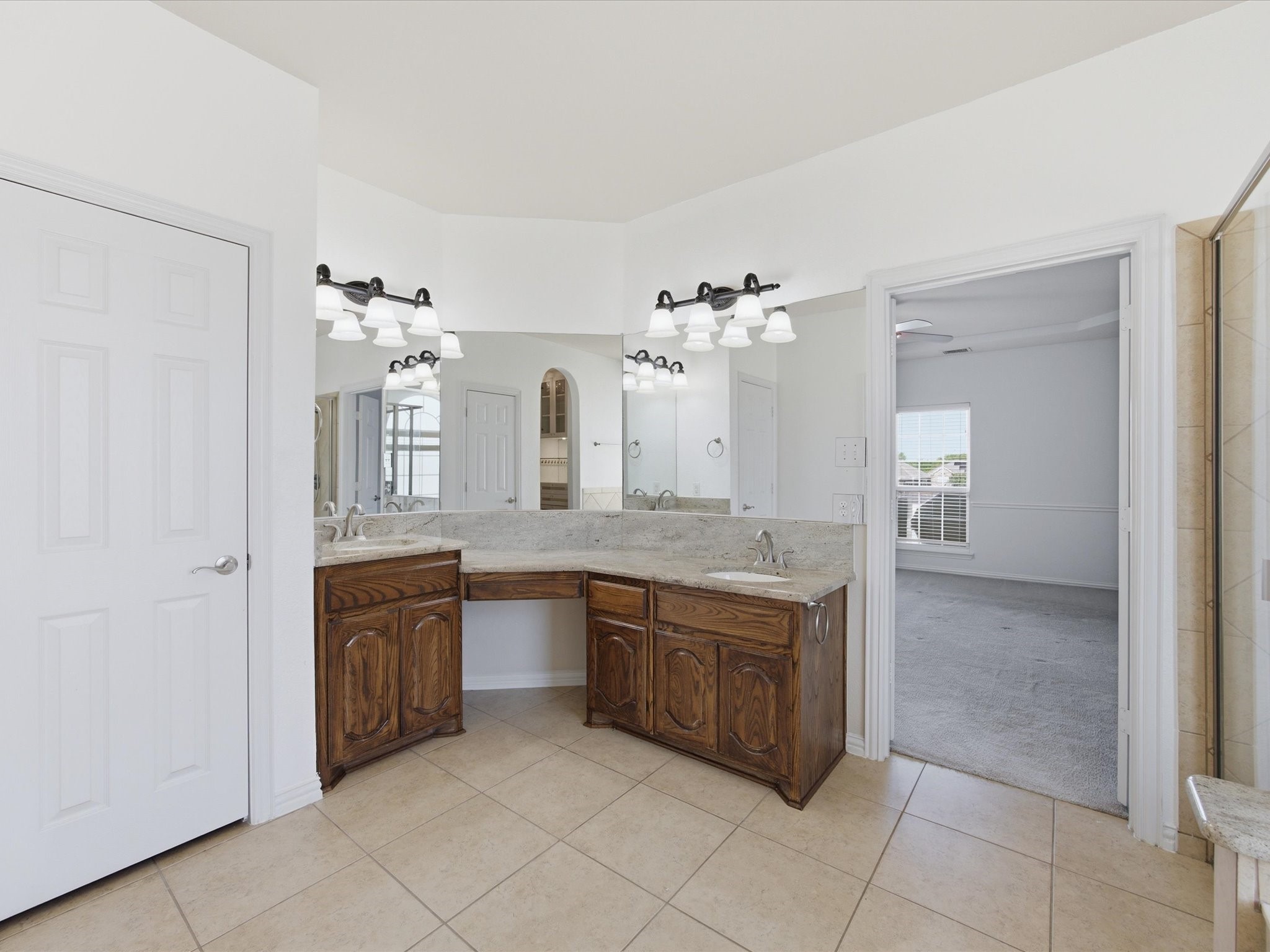 906 Hidden Lakes Drive