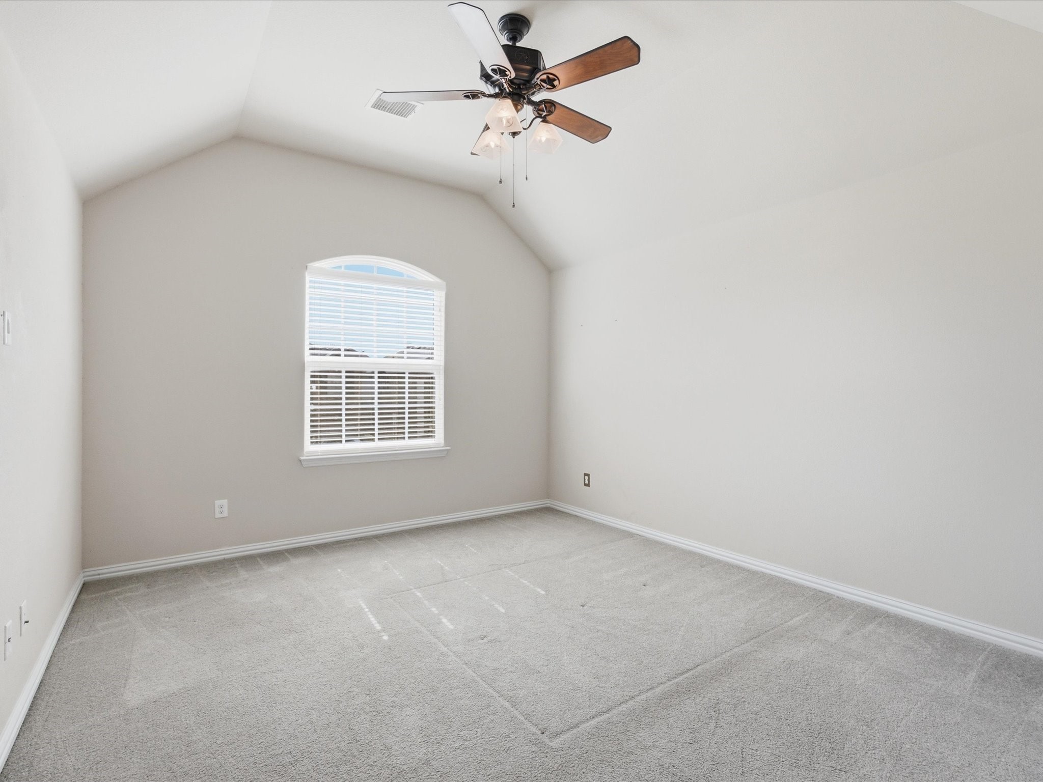 906 Hidden Lakes Drive