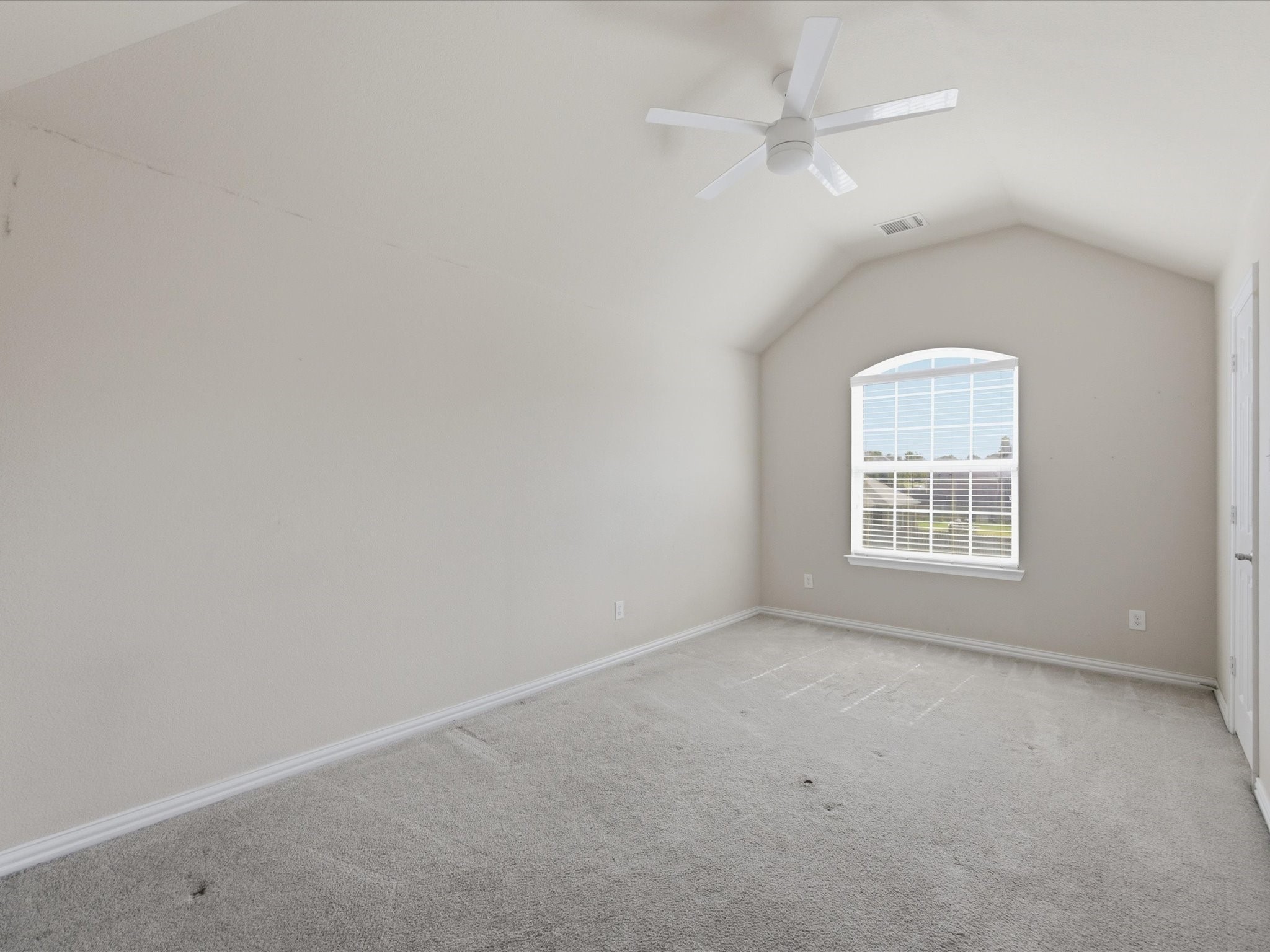 906 Hidden Lakes Drive