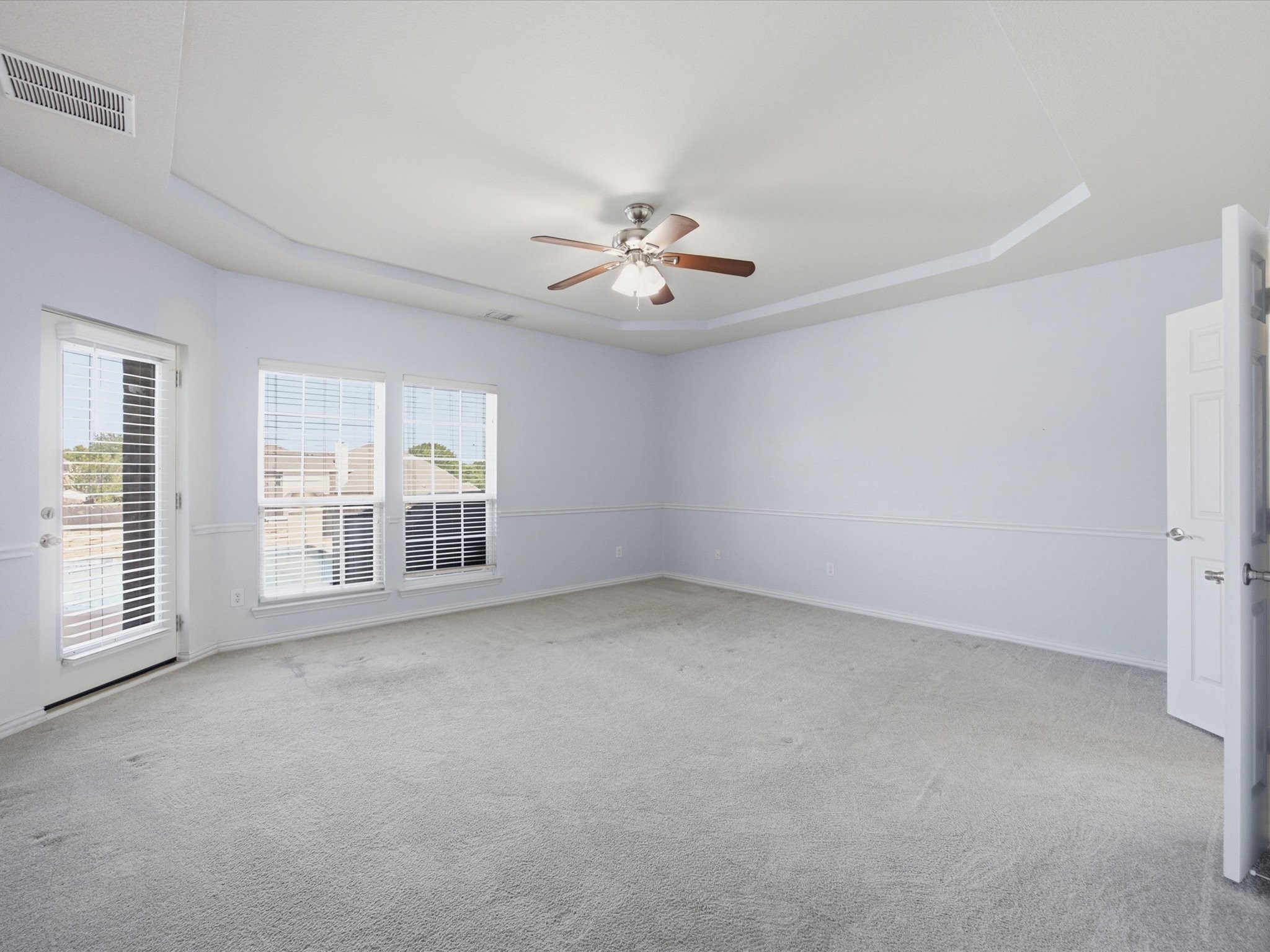 906 Hidden Lakes Drive