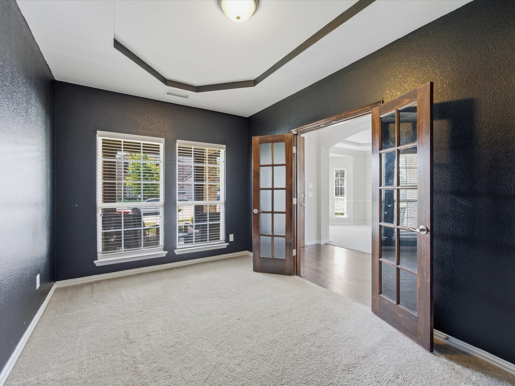906 Hidden Lakes Drive
