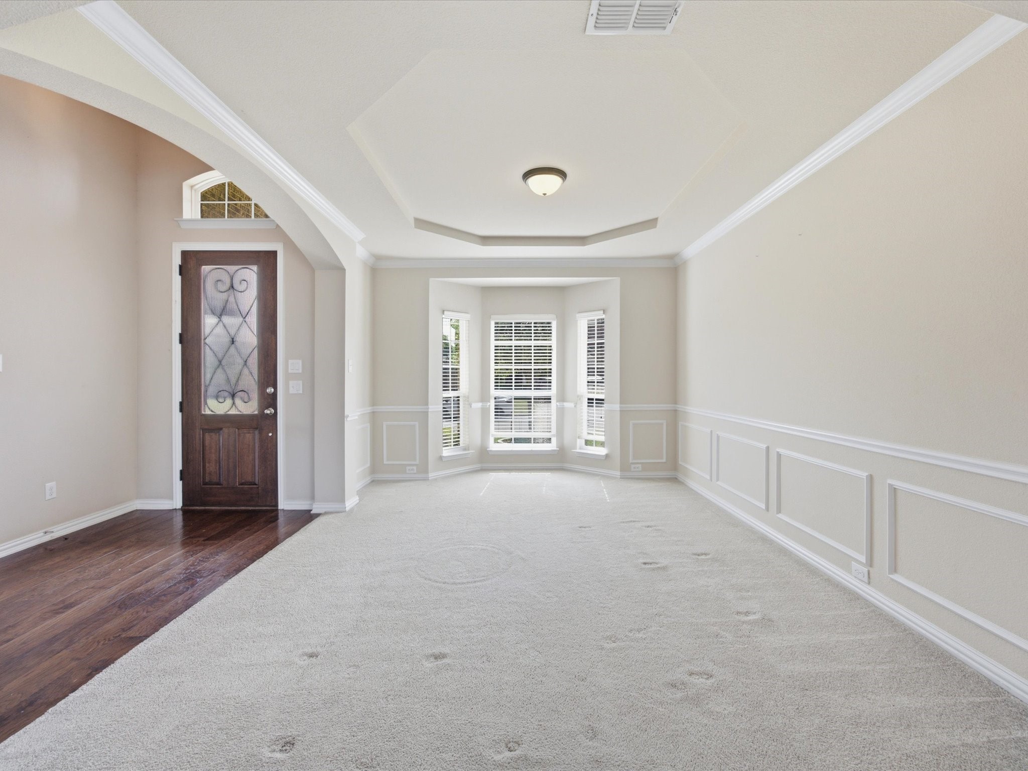 906 Hidden Lakes Drive