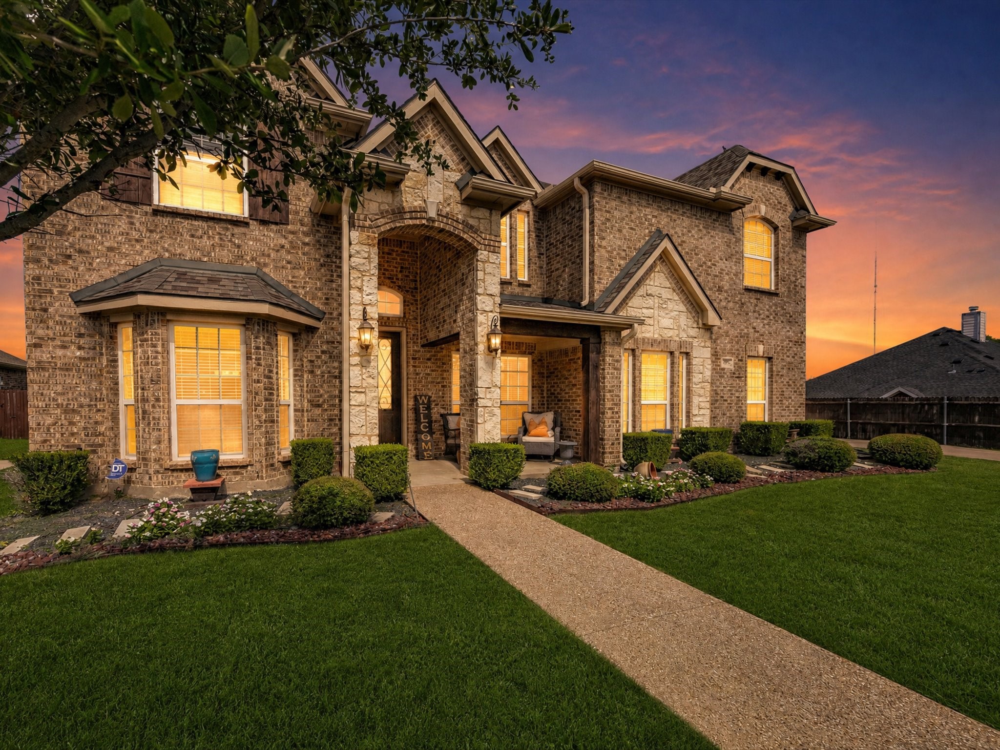 906 Hidden Lakes Drive