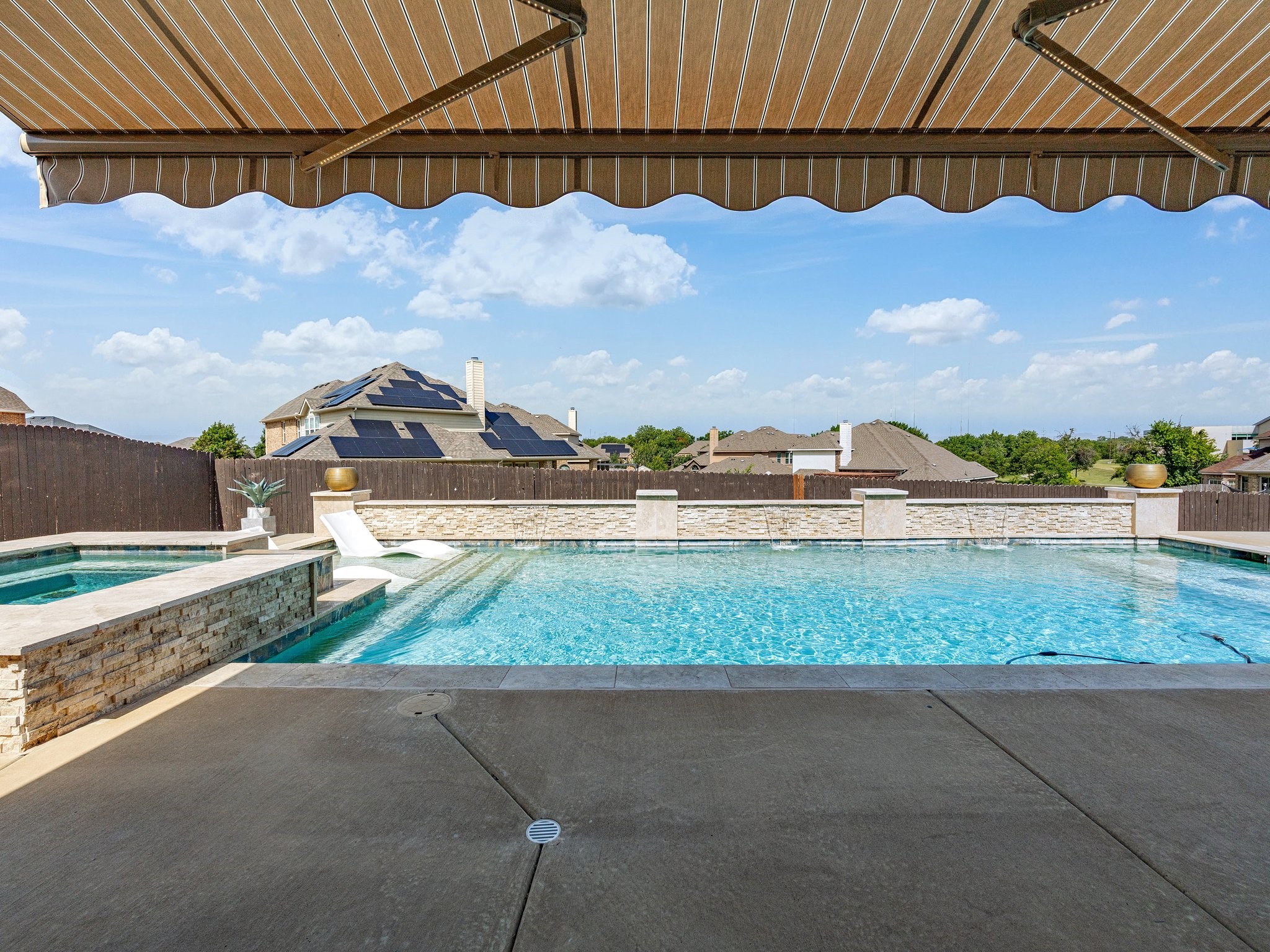 906 Hidden Lakes Drive