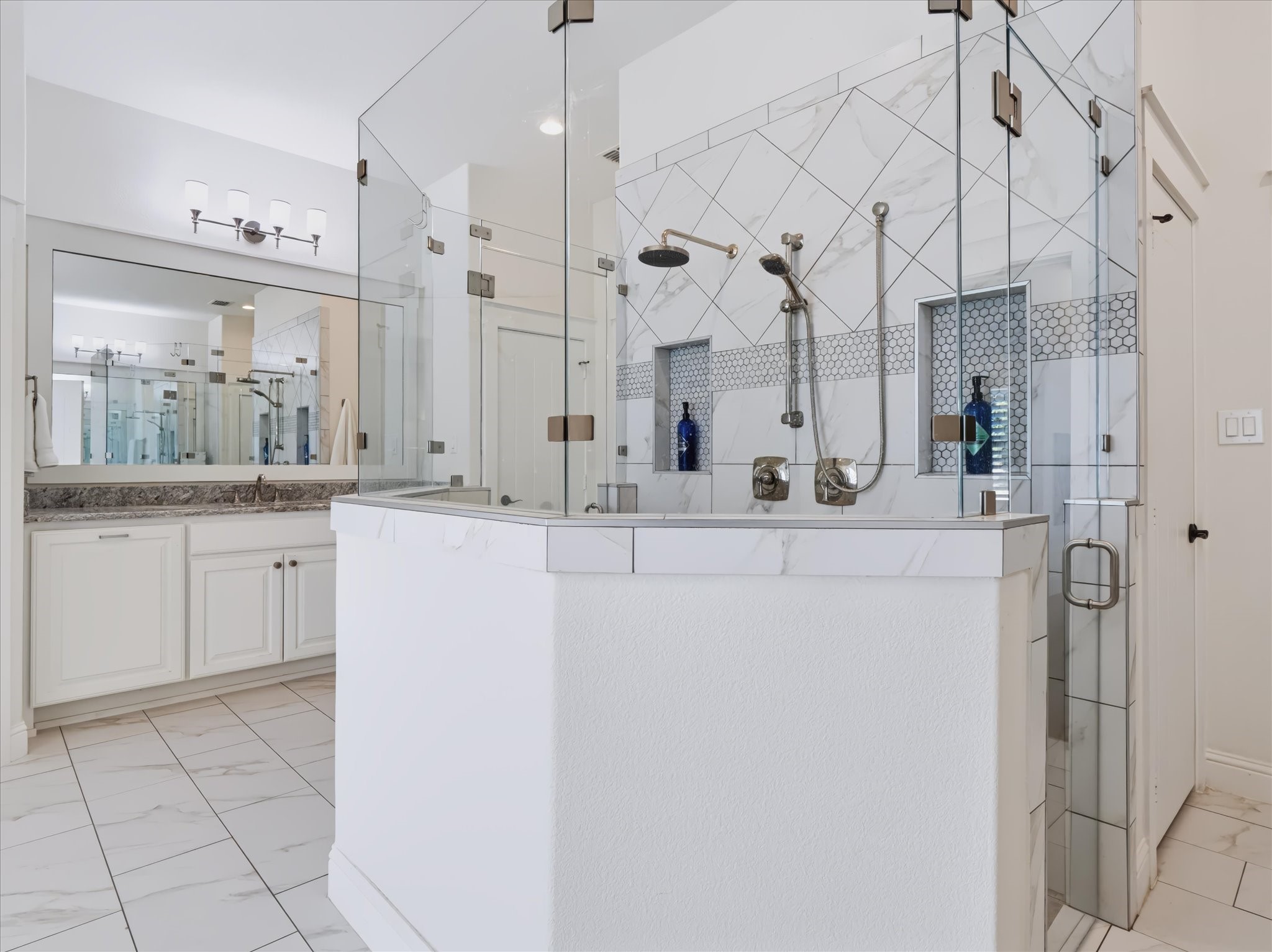6532 Shoreline Drive