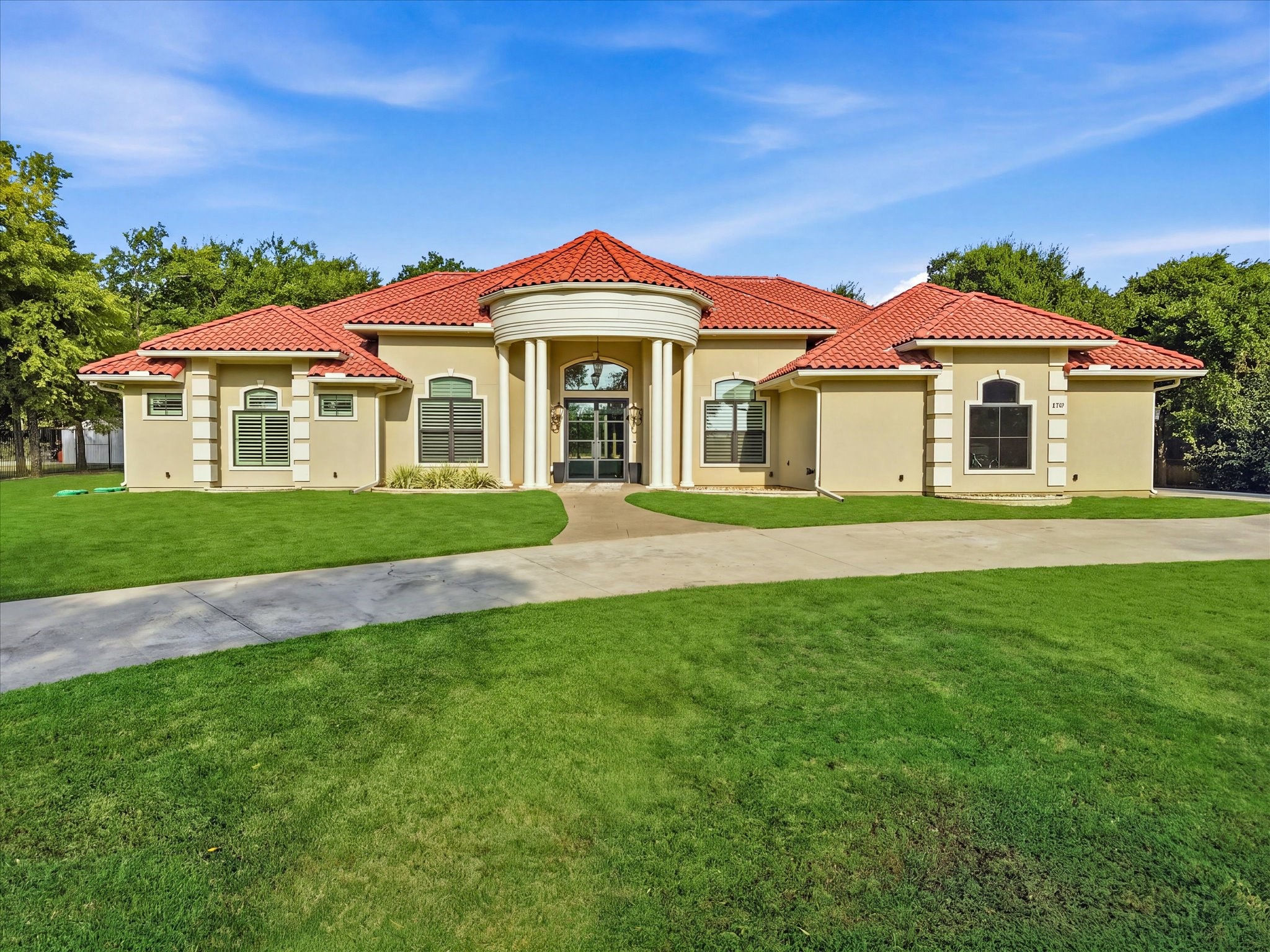 6532 Shoreline Drive