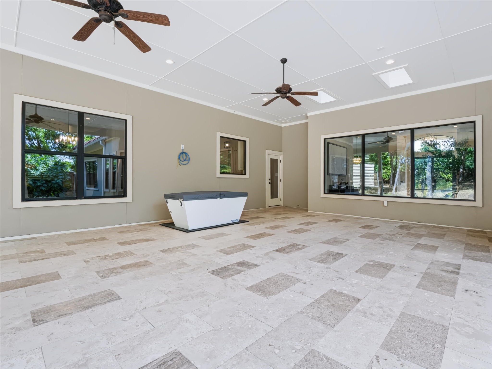 6532 Shoreline Drive