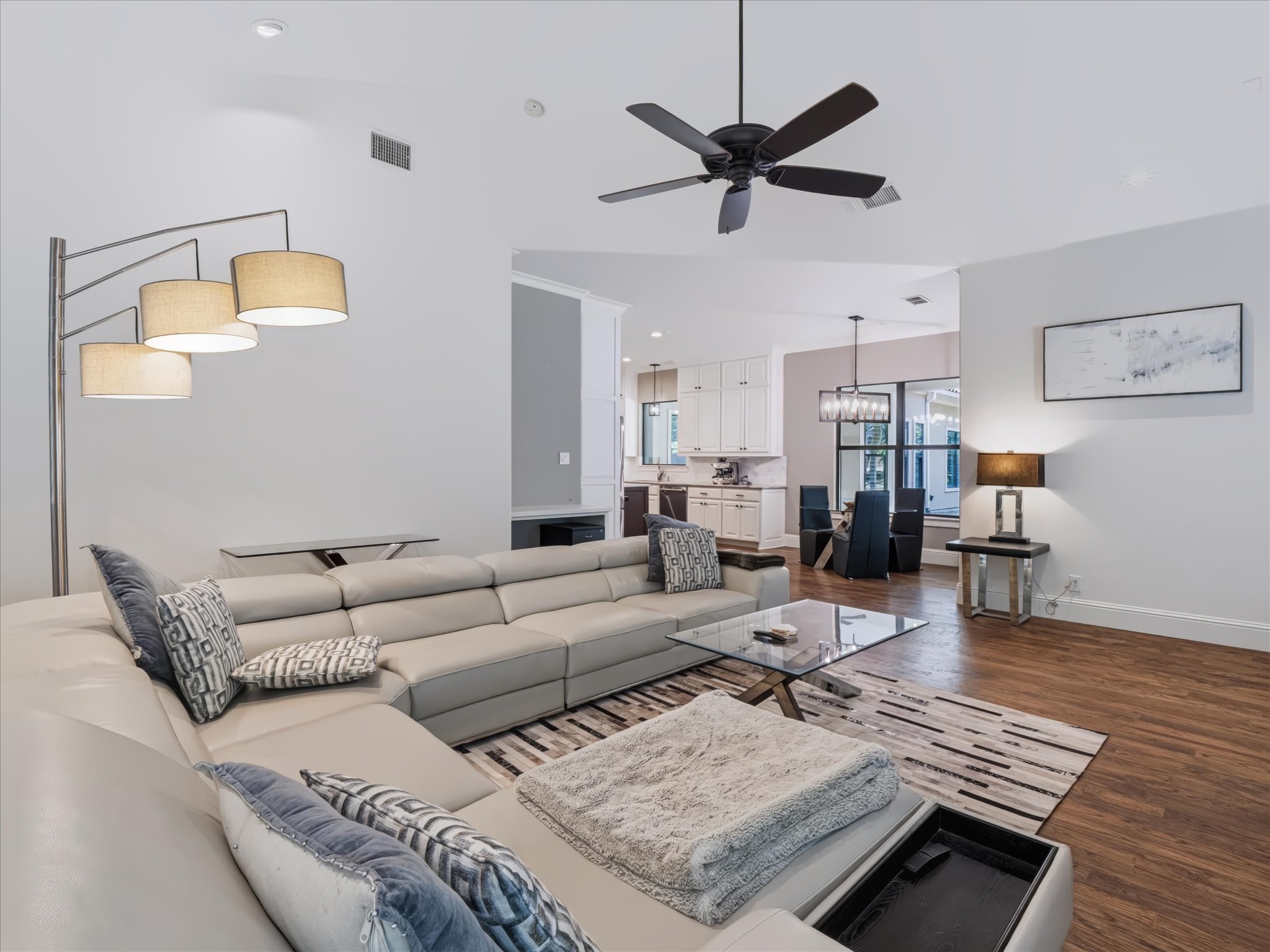 6532 Shoreline Drive