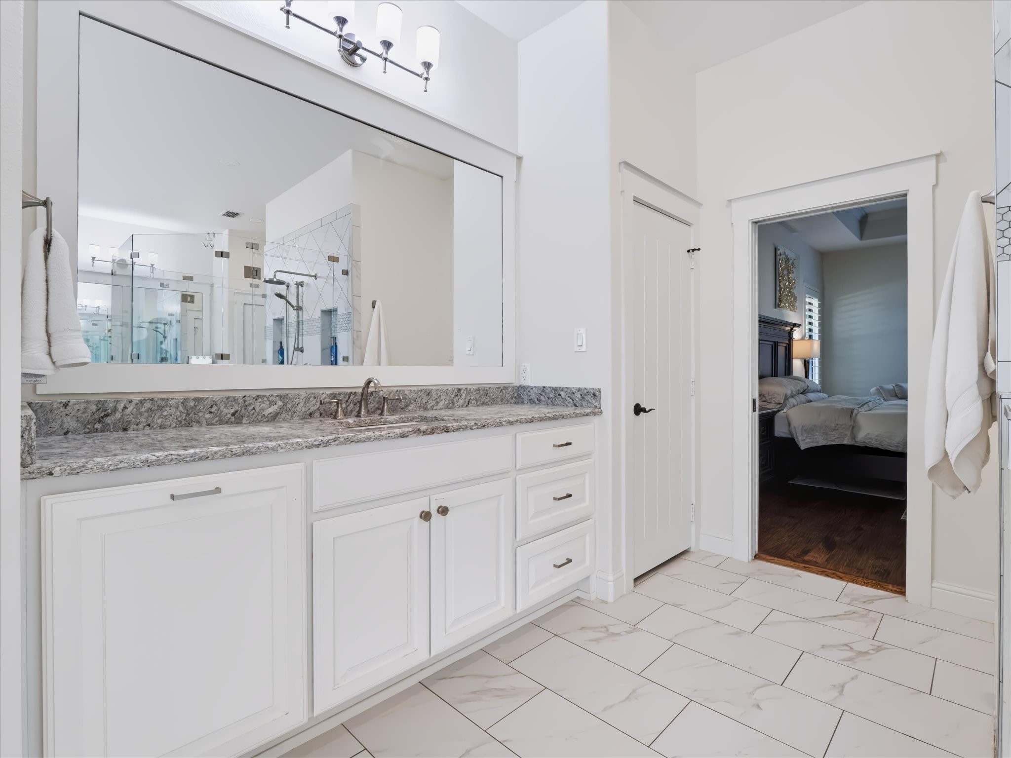 6532 Shoreline Drive
