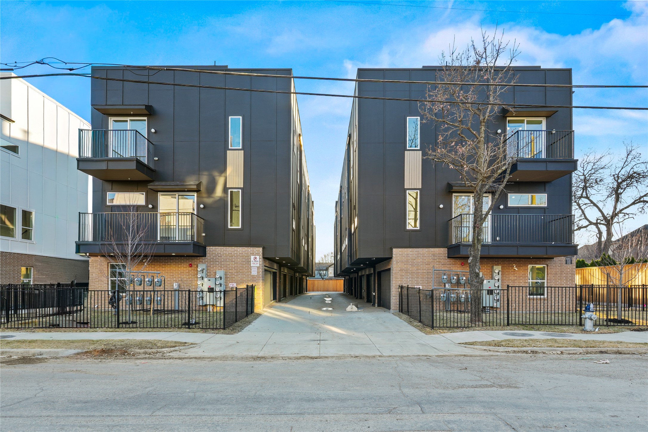 2031 N Prairie Avenue 103