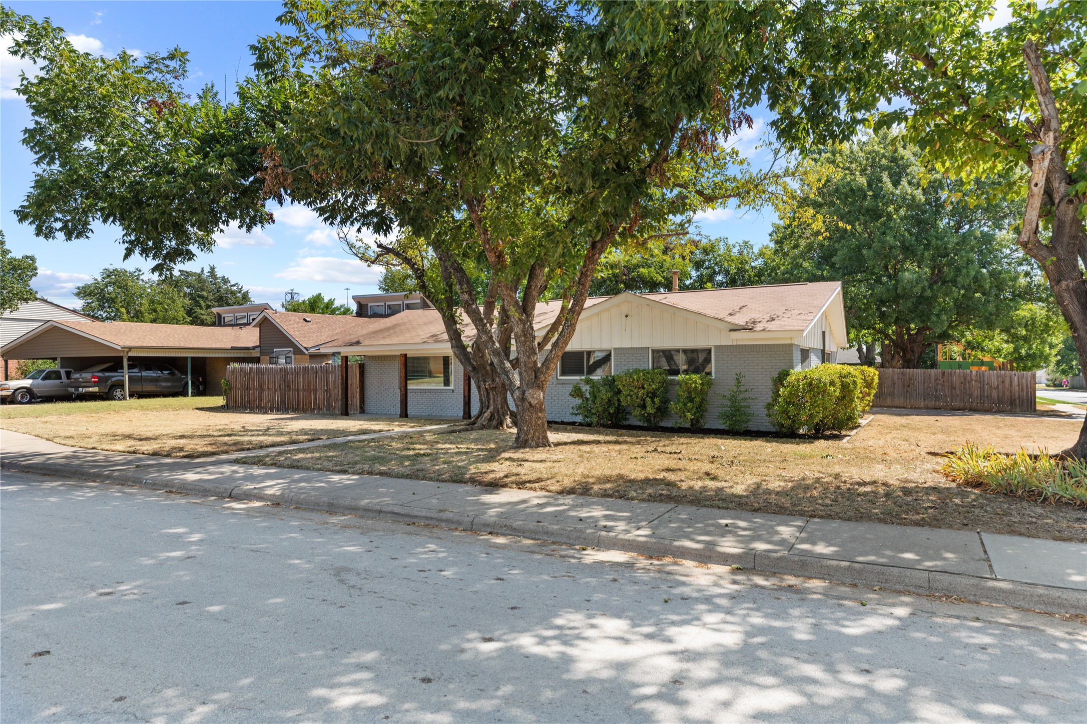 213 Wilshire Drive