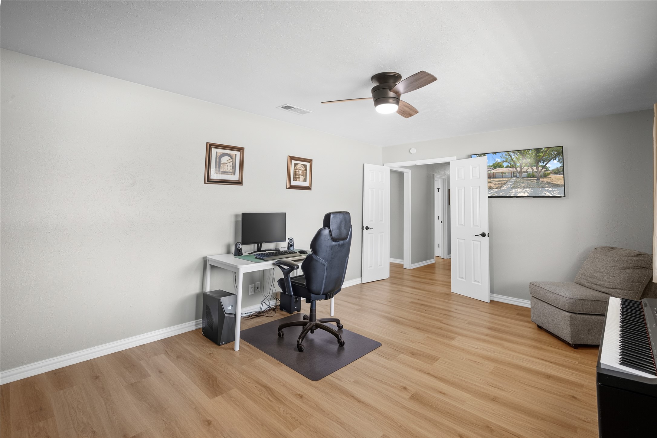 213 Wilshire Drive
