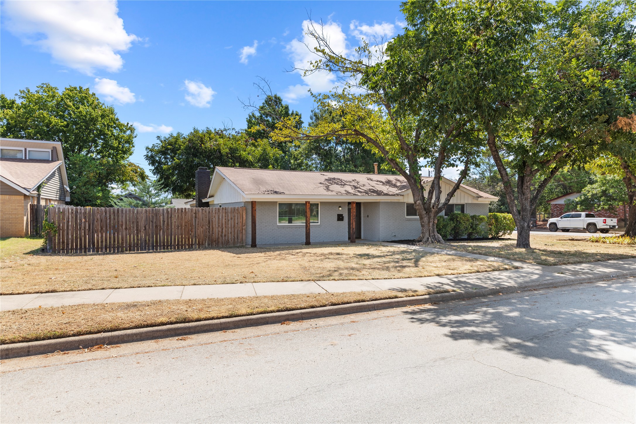213 Wilshire Drive