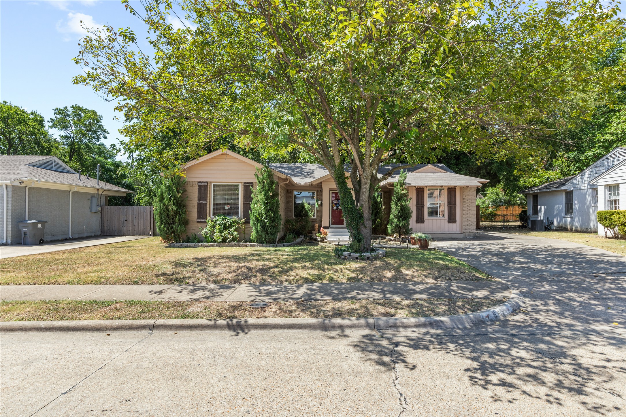 649 Peavy Road