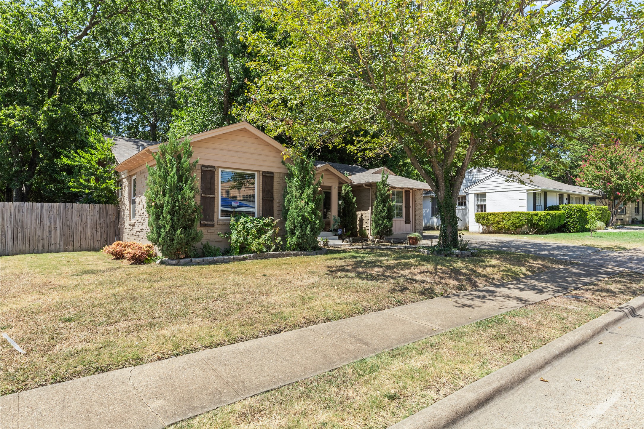649 Peavy Road