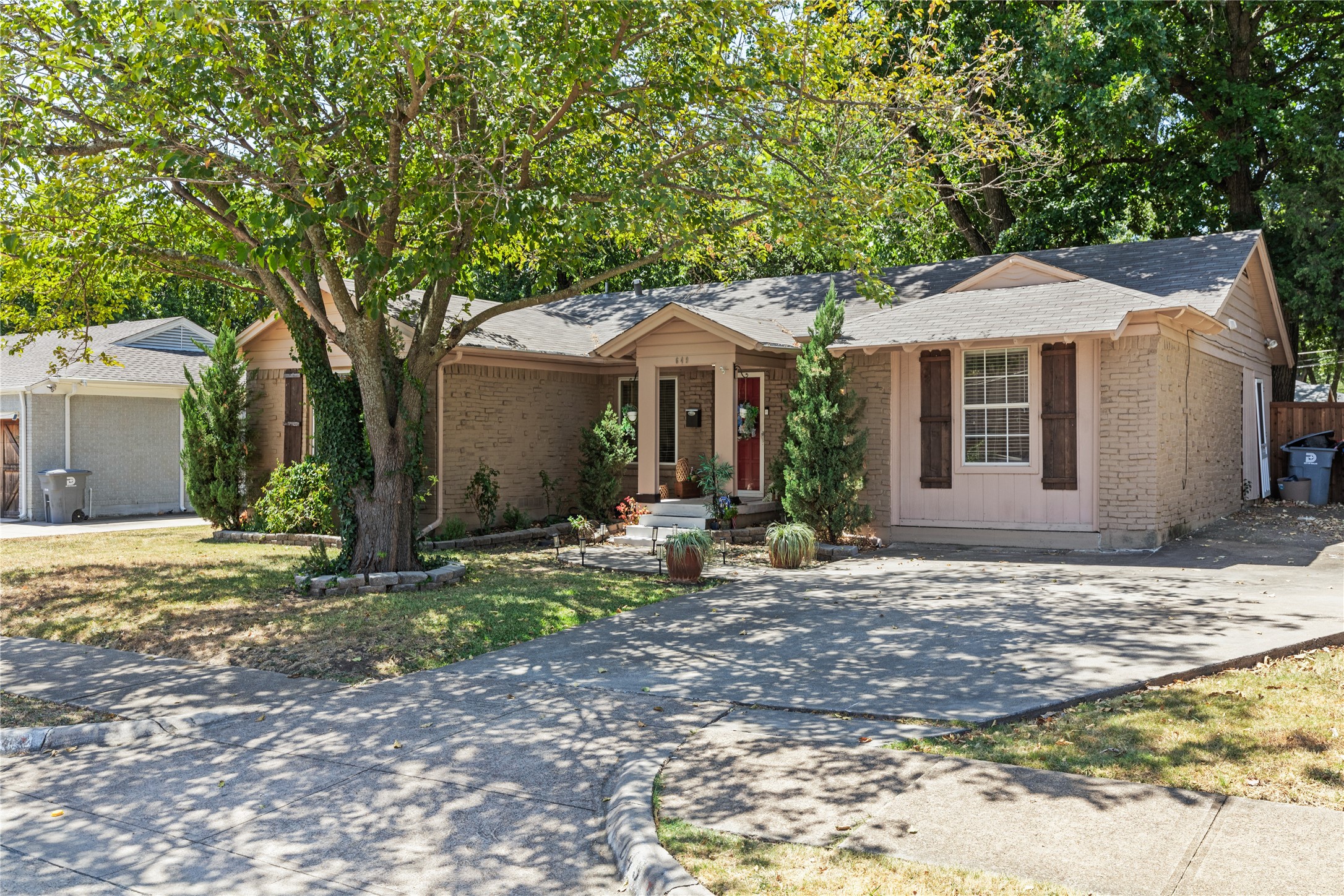 649 Peavy Road