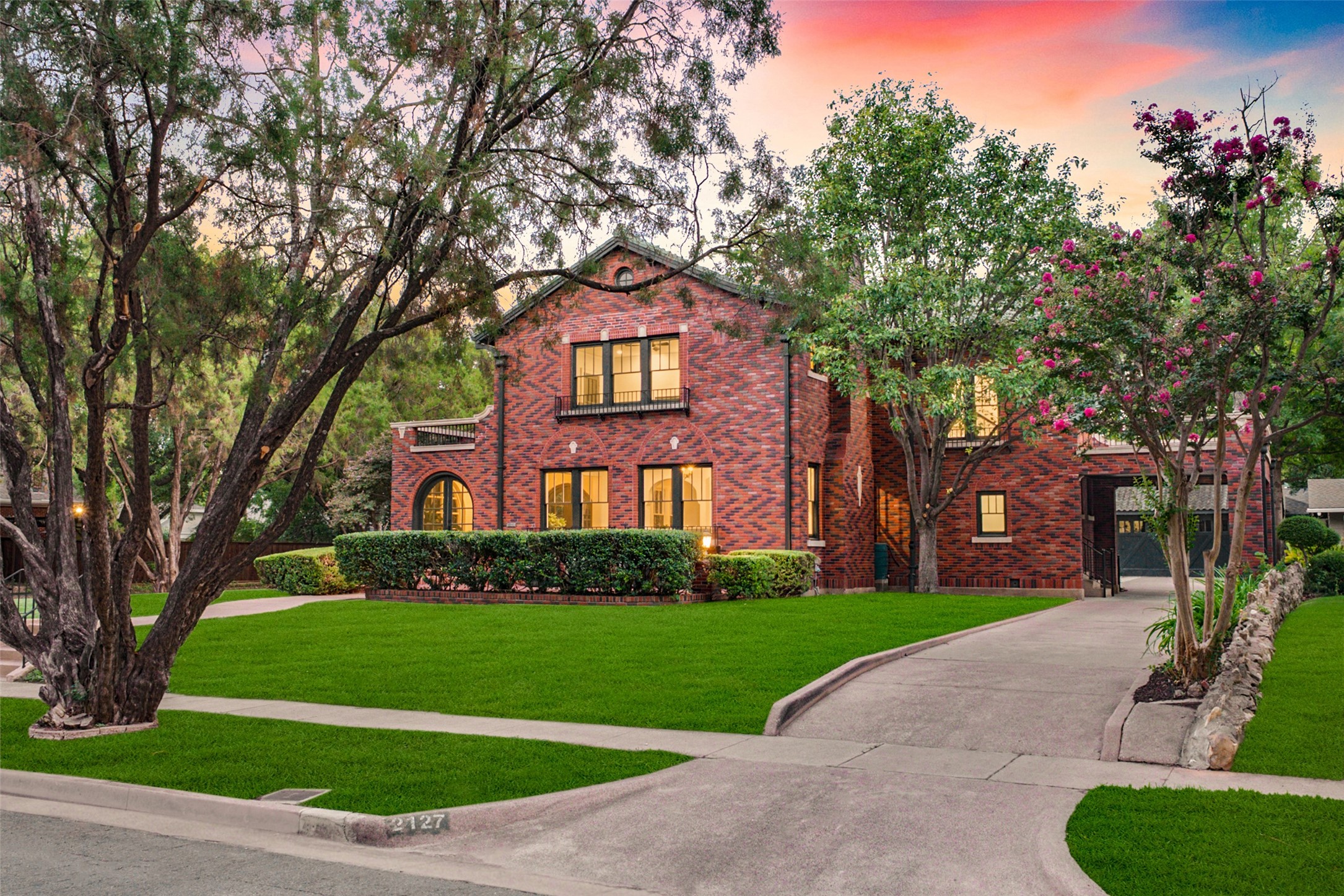 2127 Pembroke Drive
