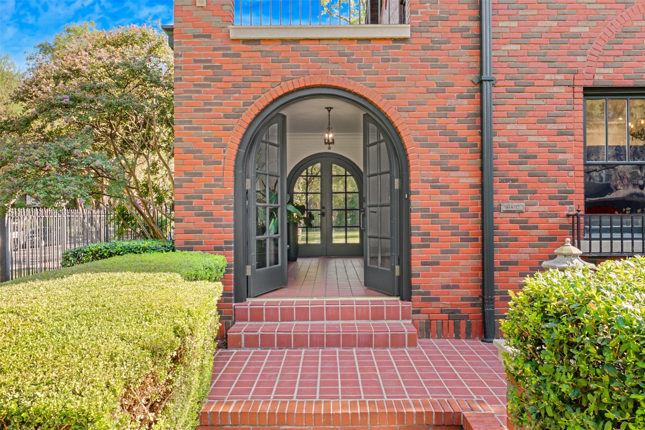 2127 Pembroke Drive