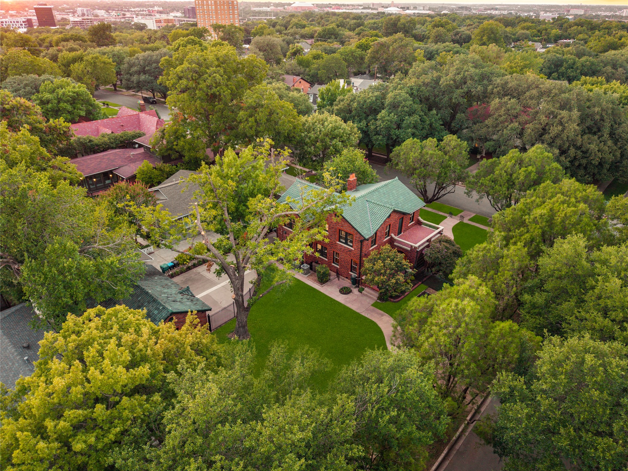 2127 Pembroke Drive