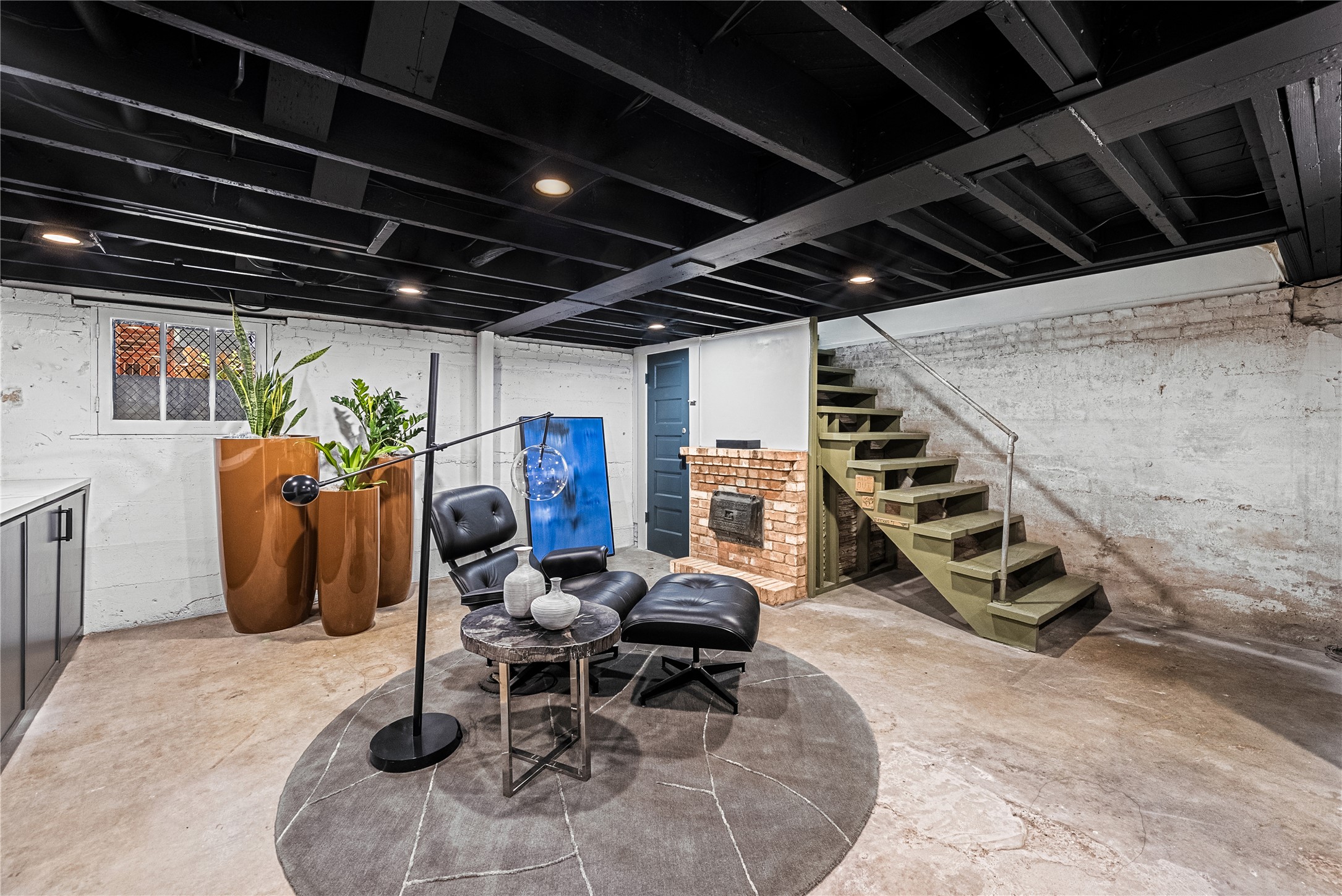 2127 Pembroke Drive