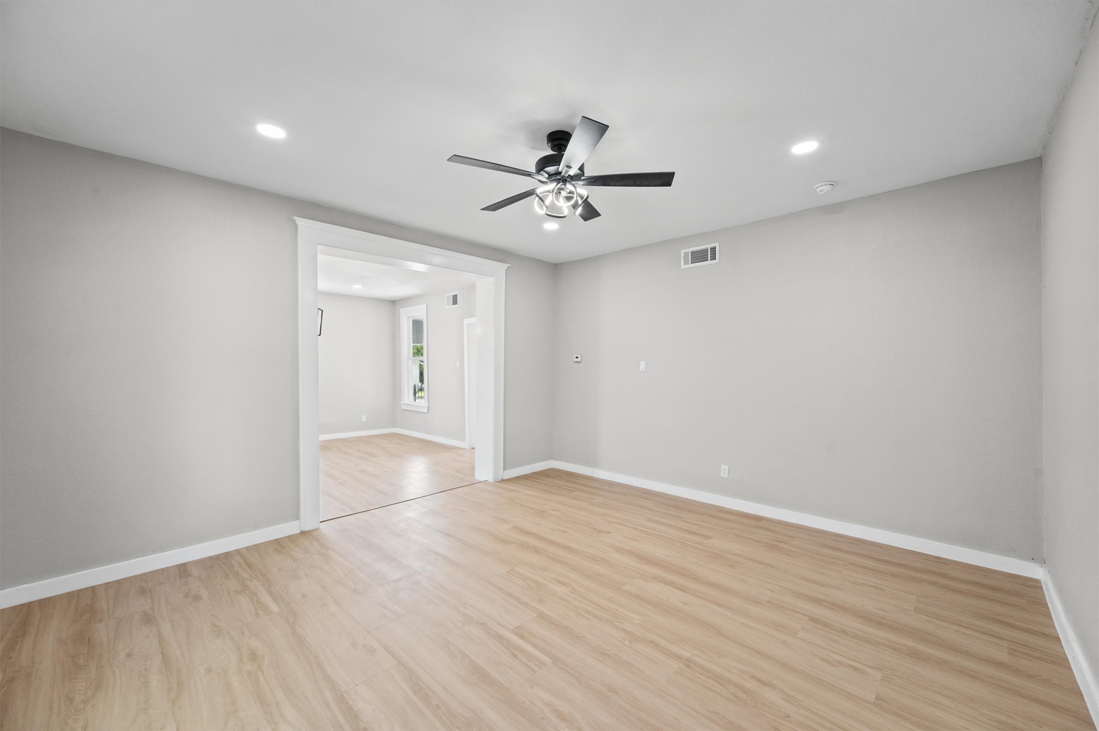 814 W Richmond Avenue