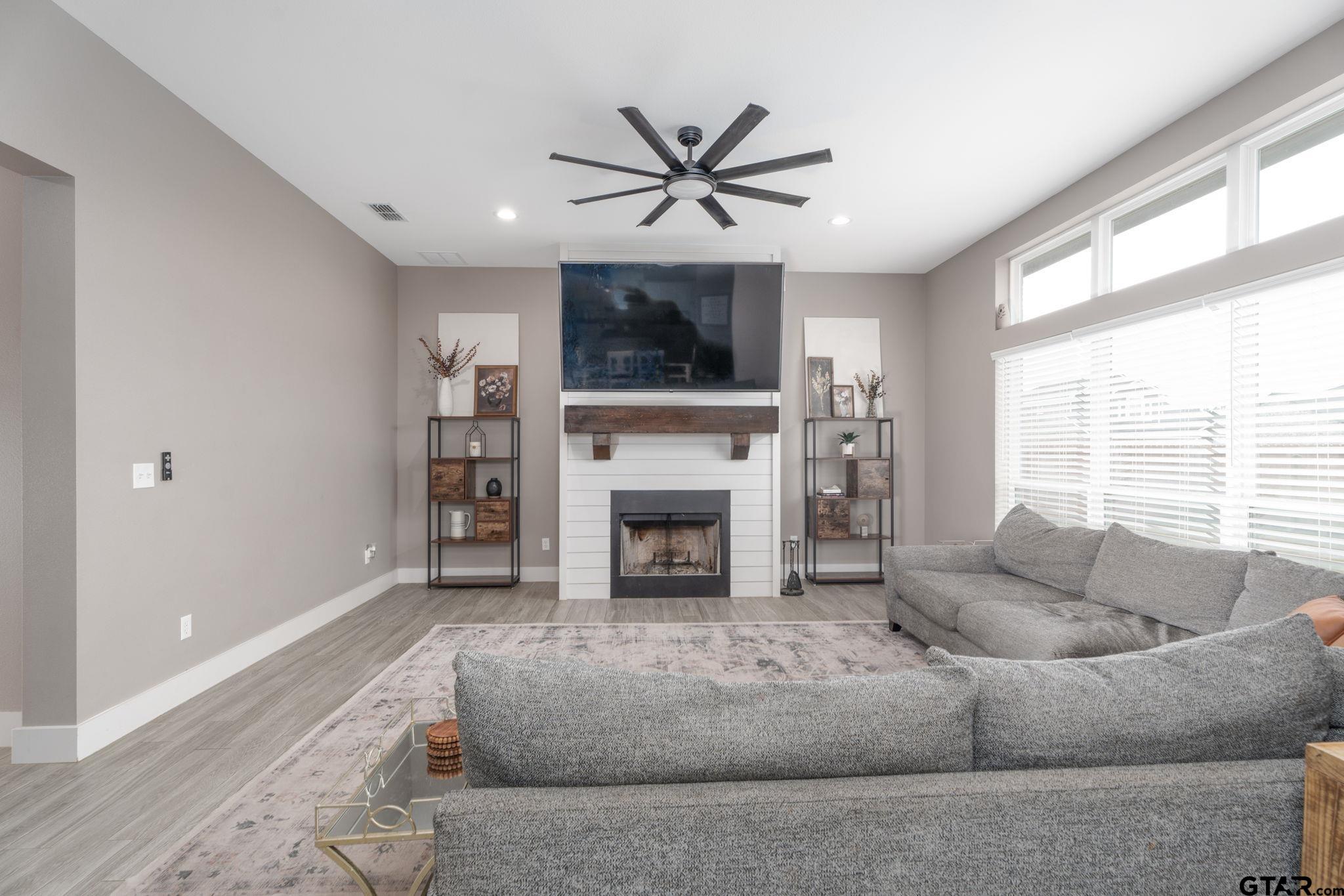 15365 Spring Oaks Dr