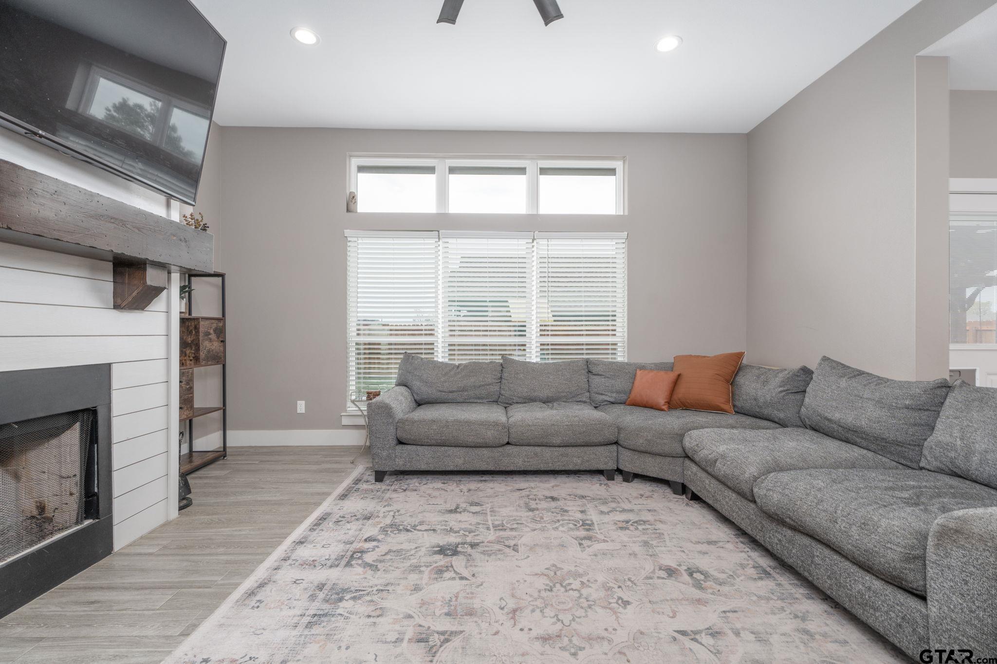 15365 Spring Oaks Dr