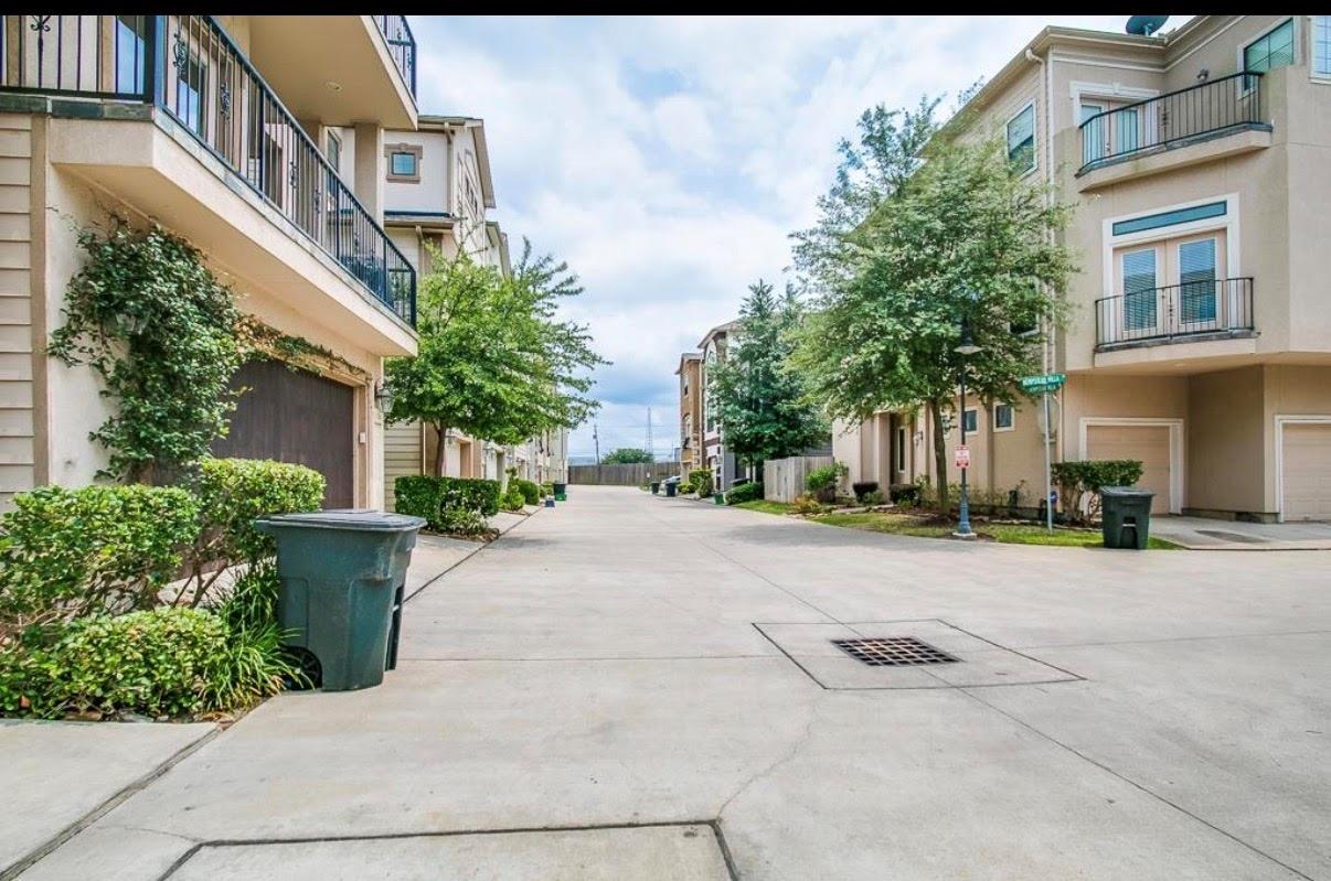 1142 Hempstead Villa Lane