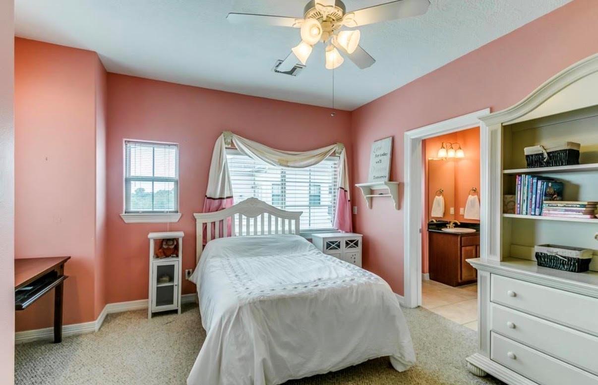 1142 Hempstead Villa Lane