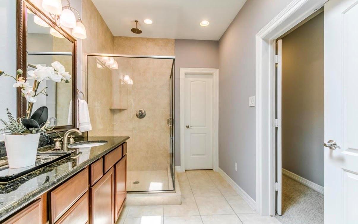1142 Hempstead Villa Lane