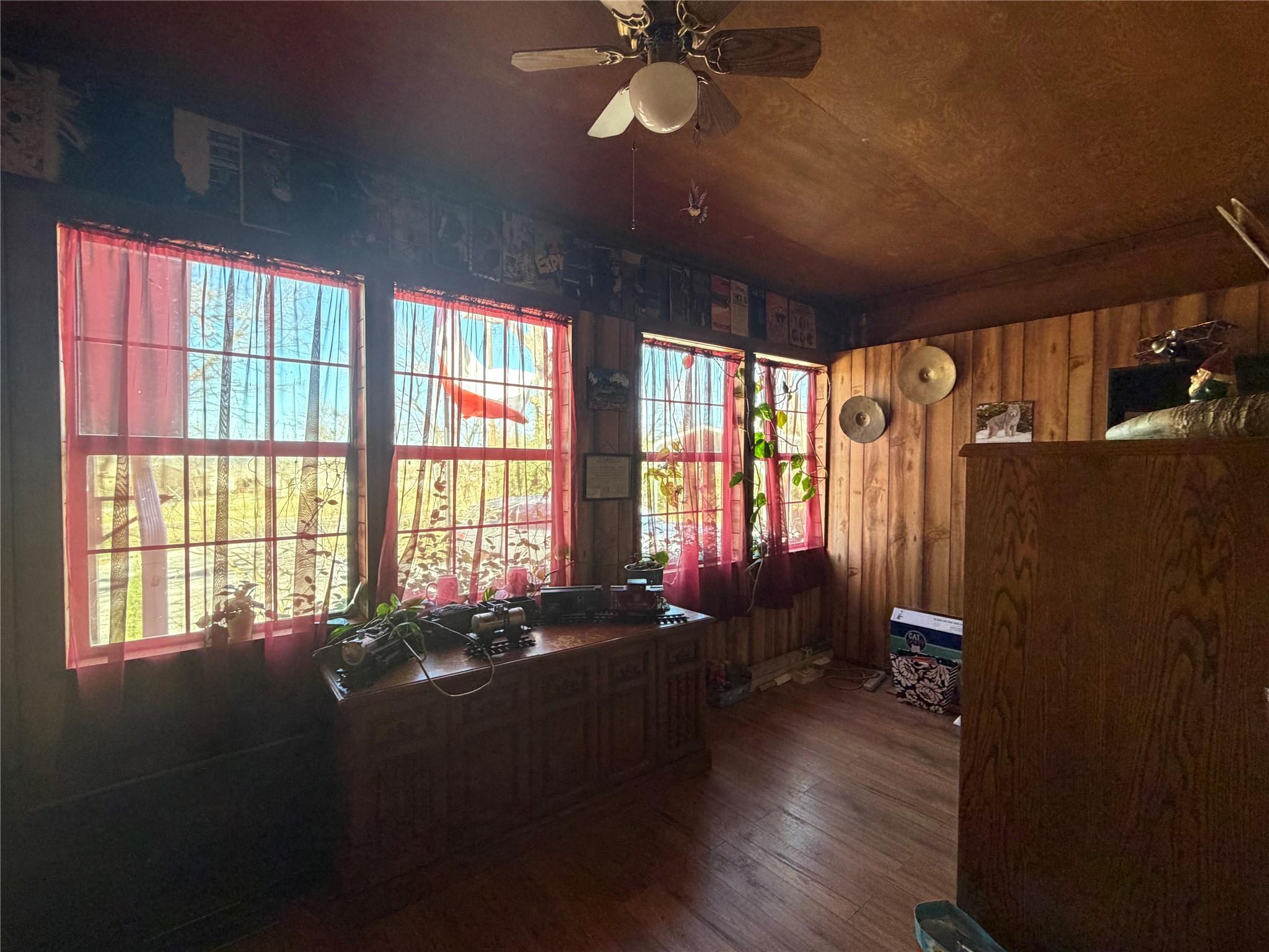 19519 County Road 377