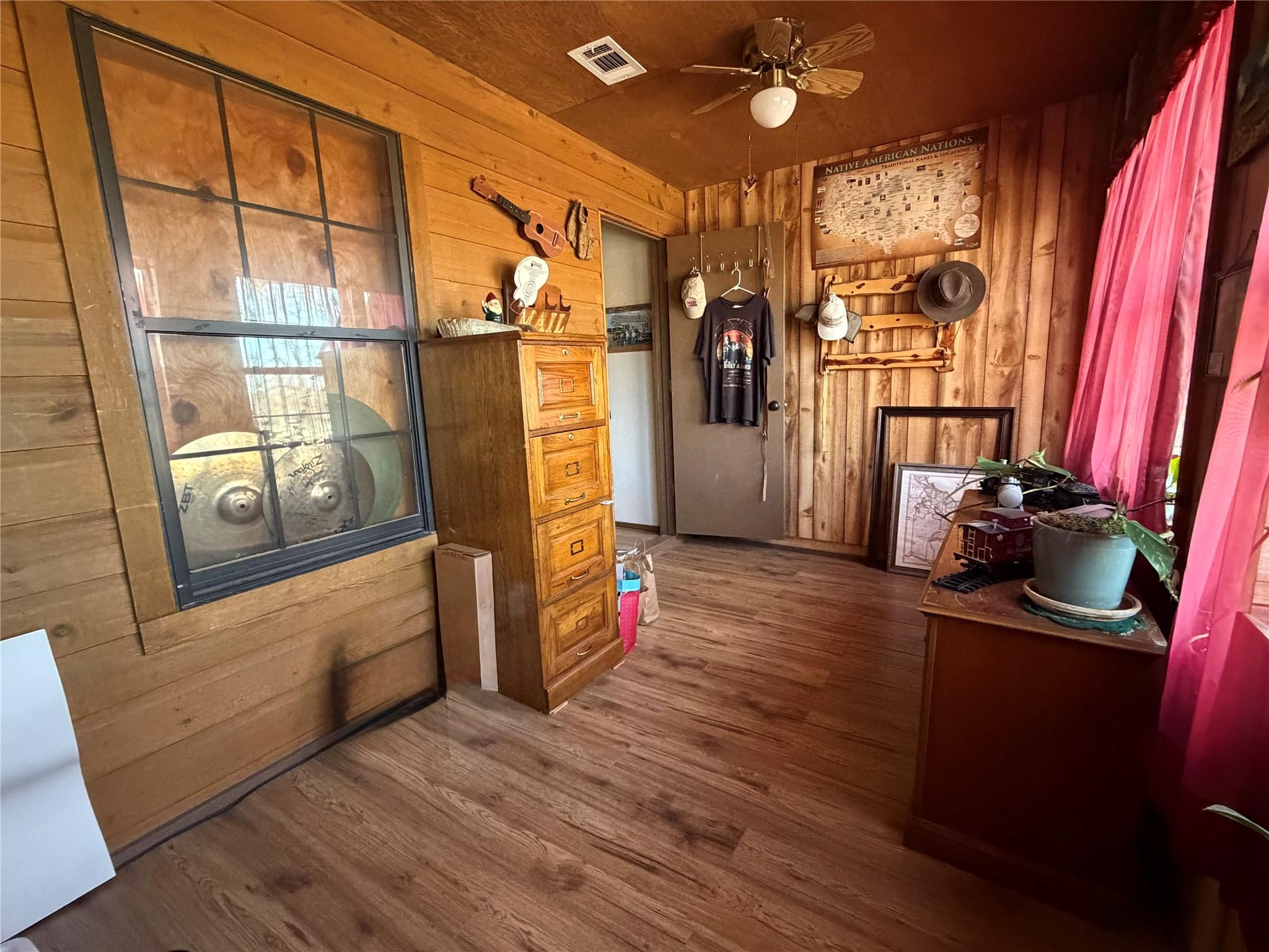 19519 County Road 377