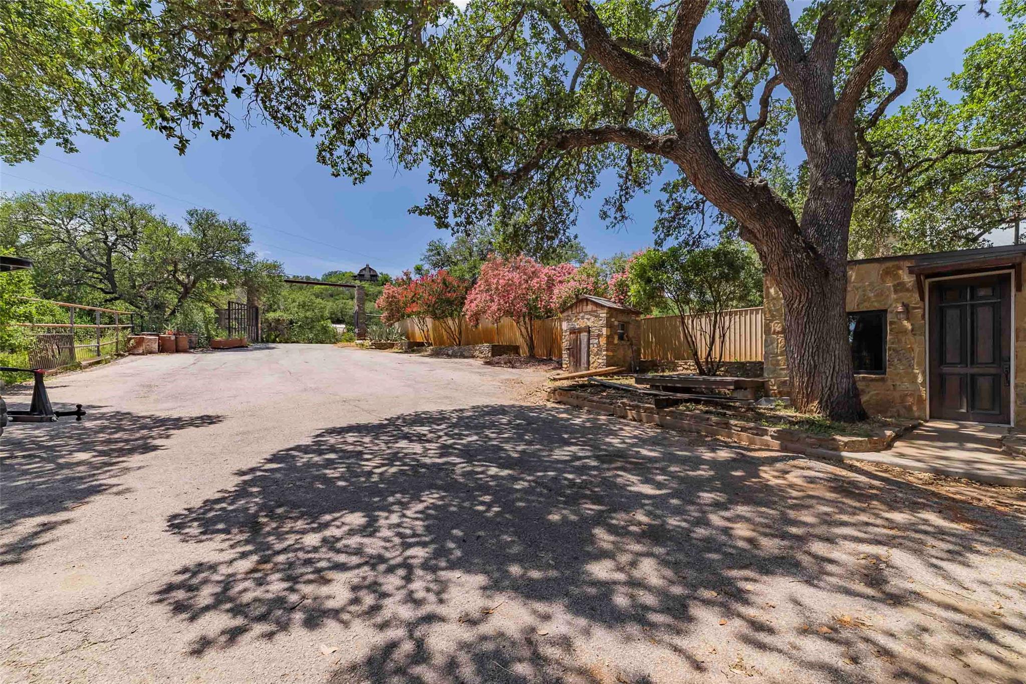 325 Eagle Rest LN NW