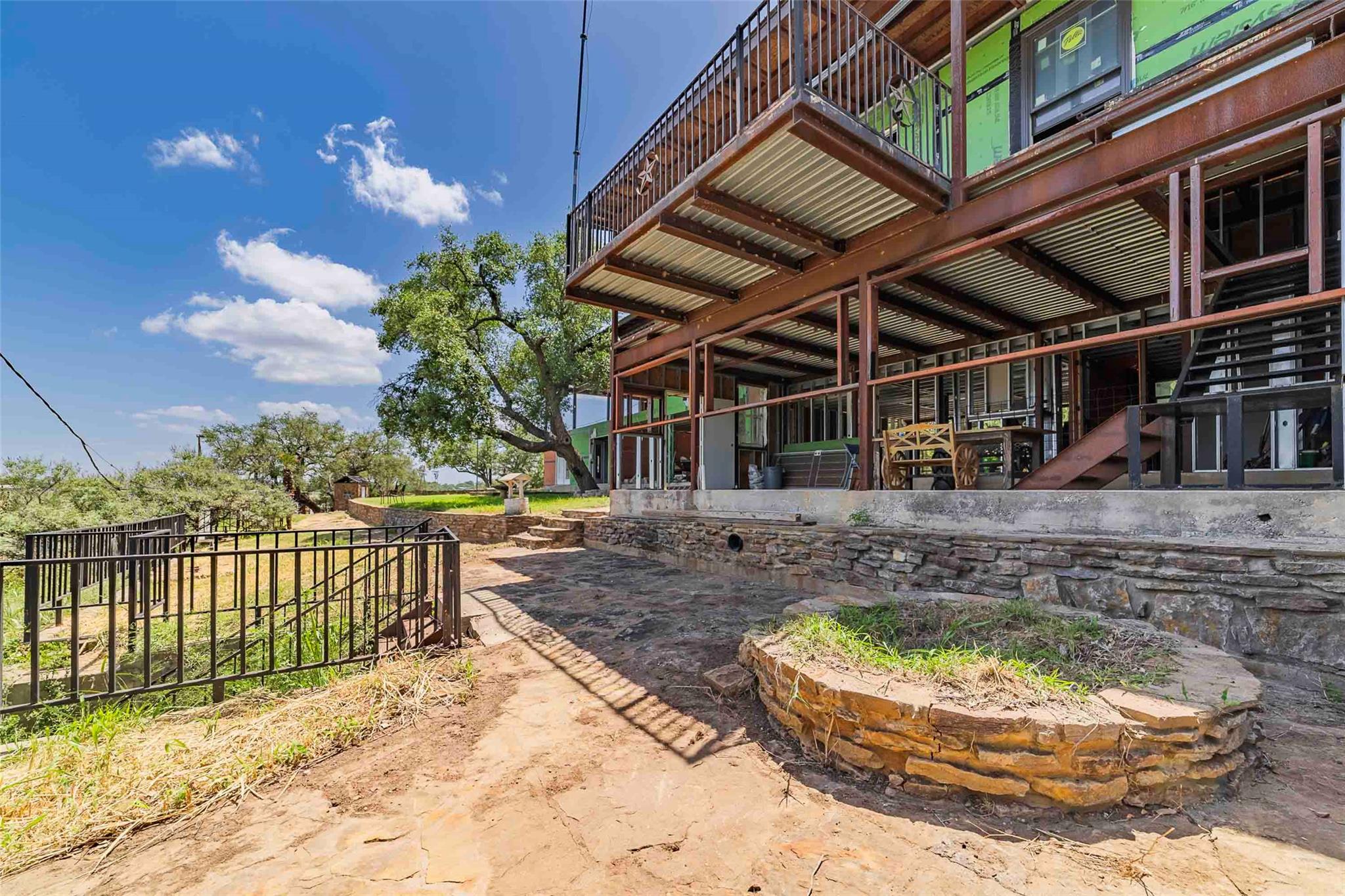 325 Eagle Rest LN NW