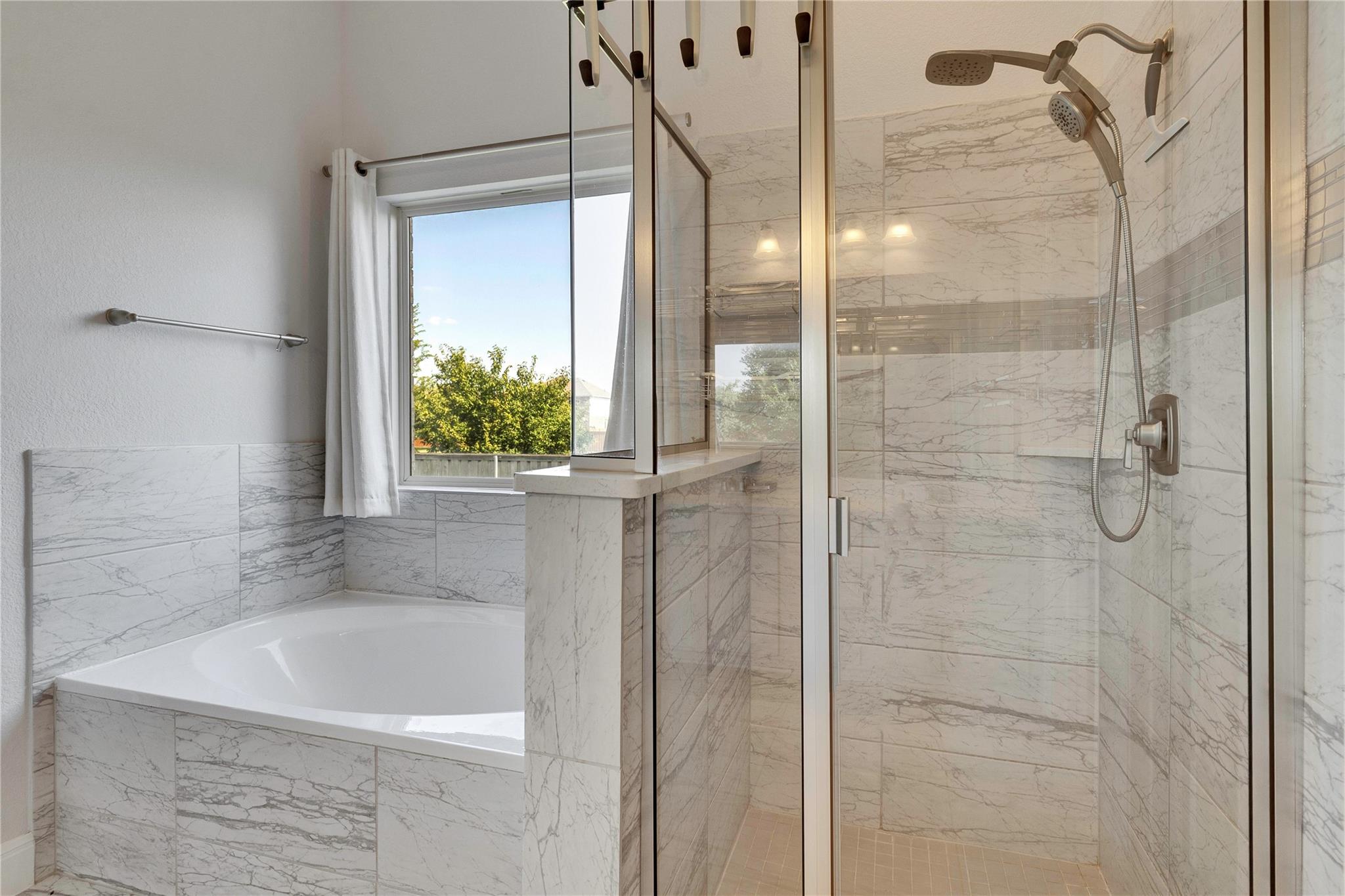 124 Leadtree LOOP