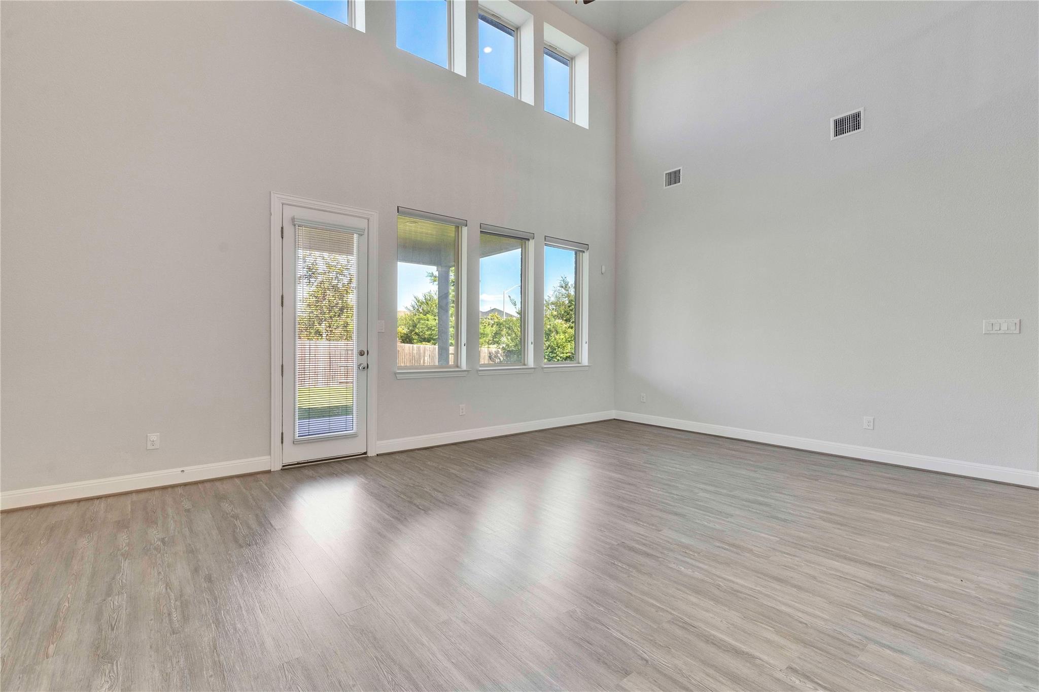 124 Leadtree LOOP