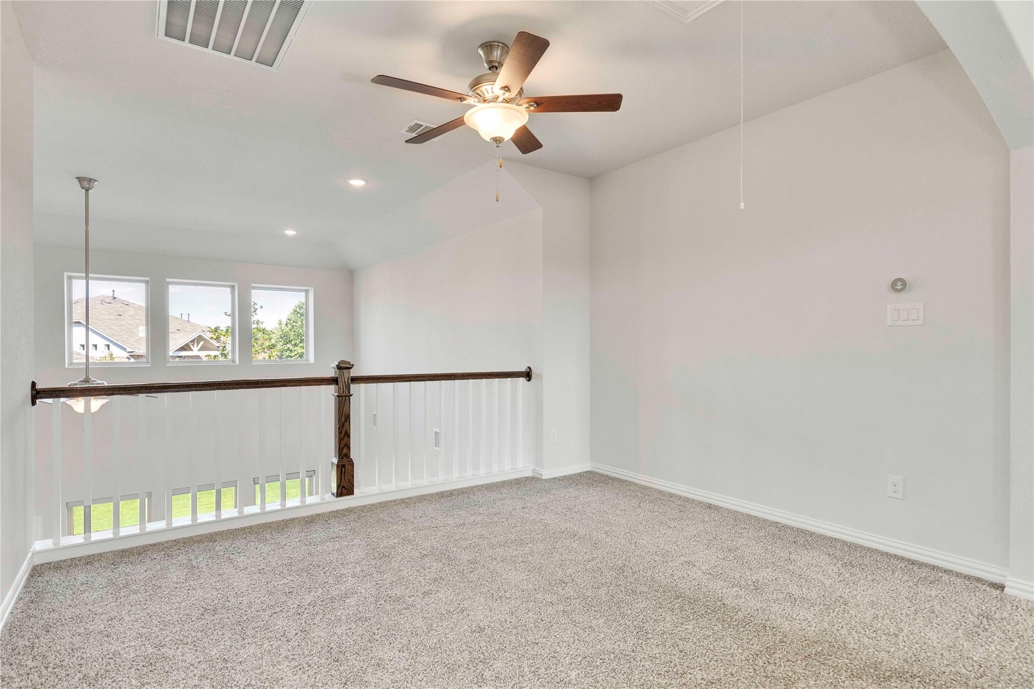 124 Leadtree LOOP