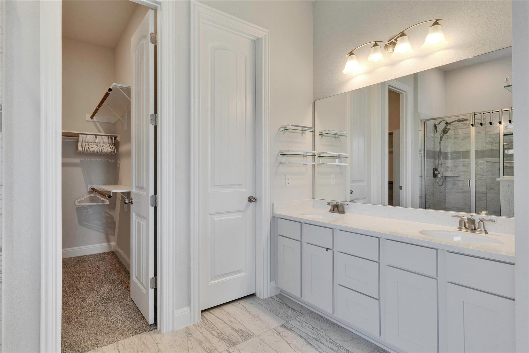 124 Leadtree LOOP