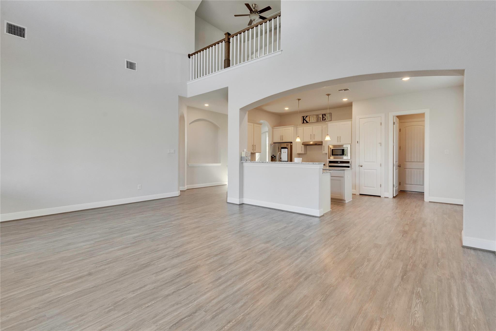 124 Leadtree LOOP