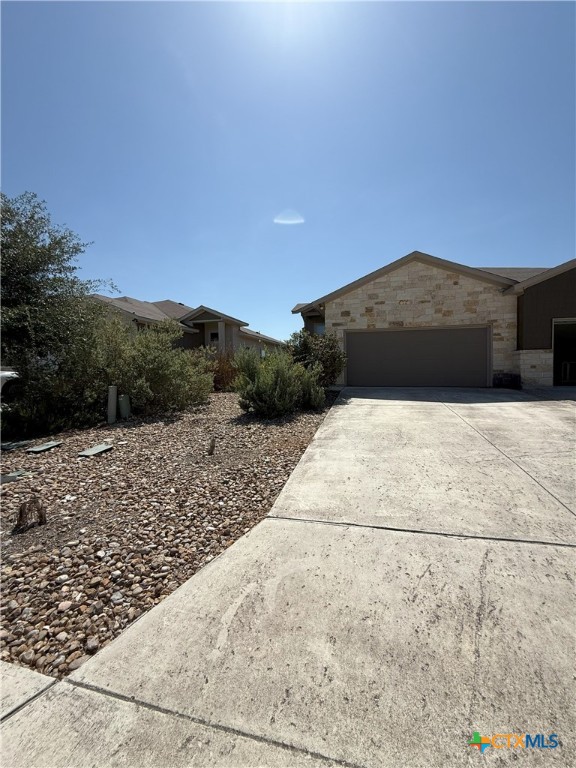 2222 Avery Village 2220