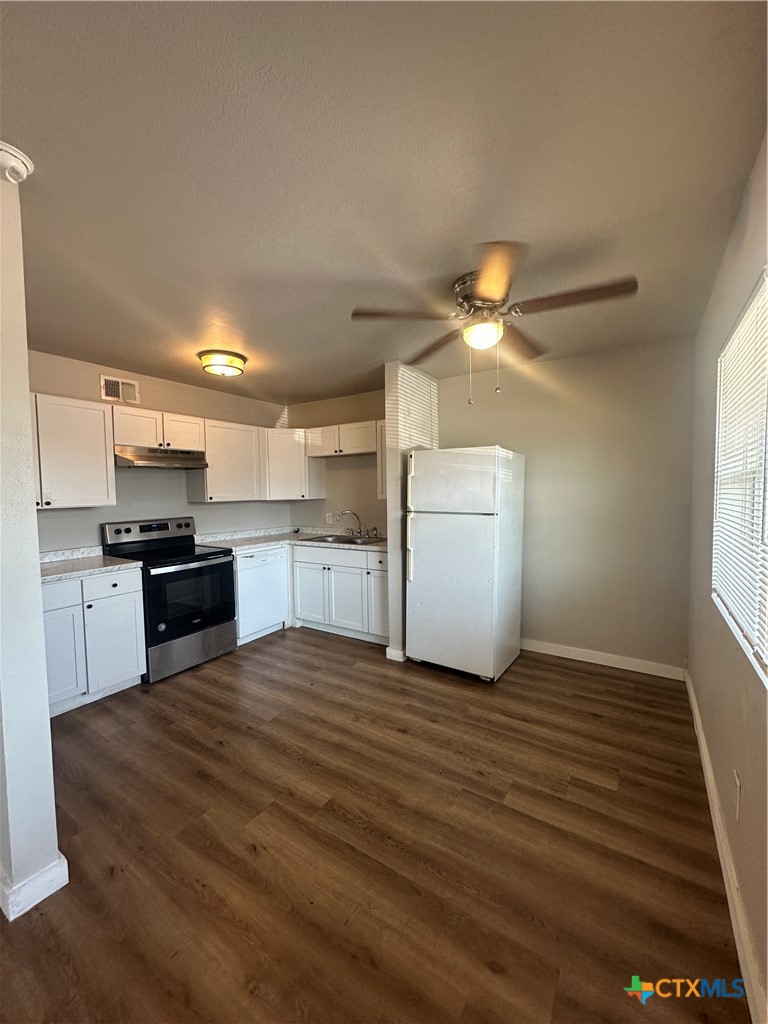 19221 San Marcos Highway A, B