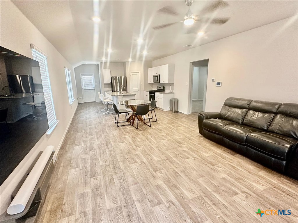 2860 Panther Spring