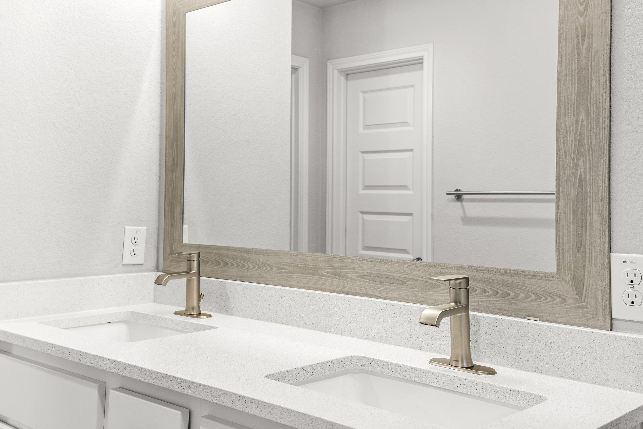 798 Eves Necklace DR